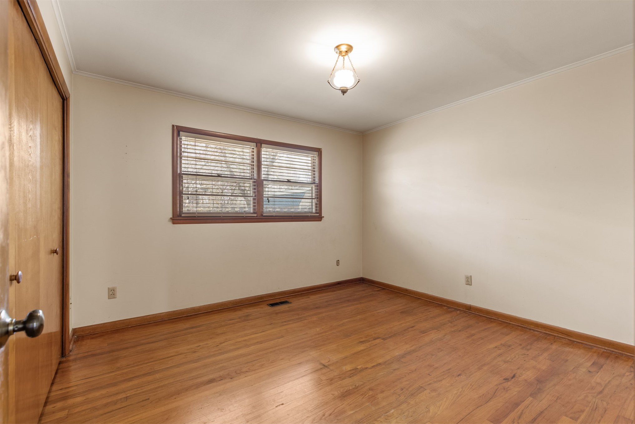 316 E Pecan Street Property Photo 35