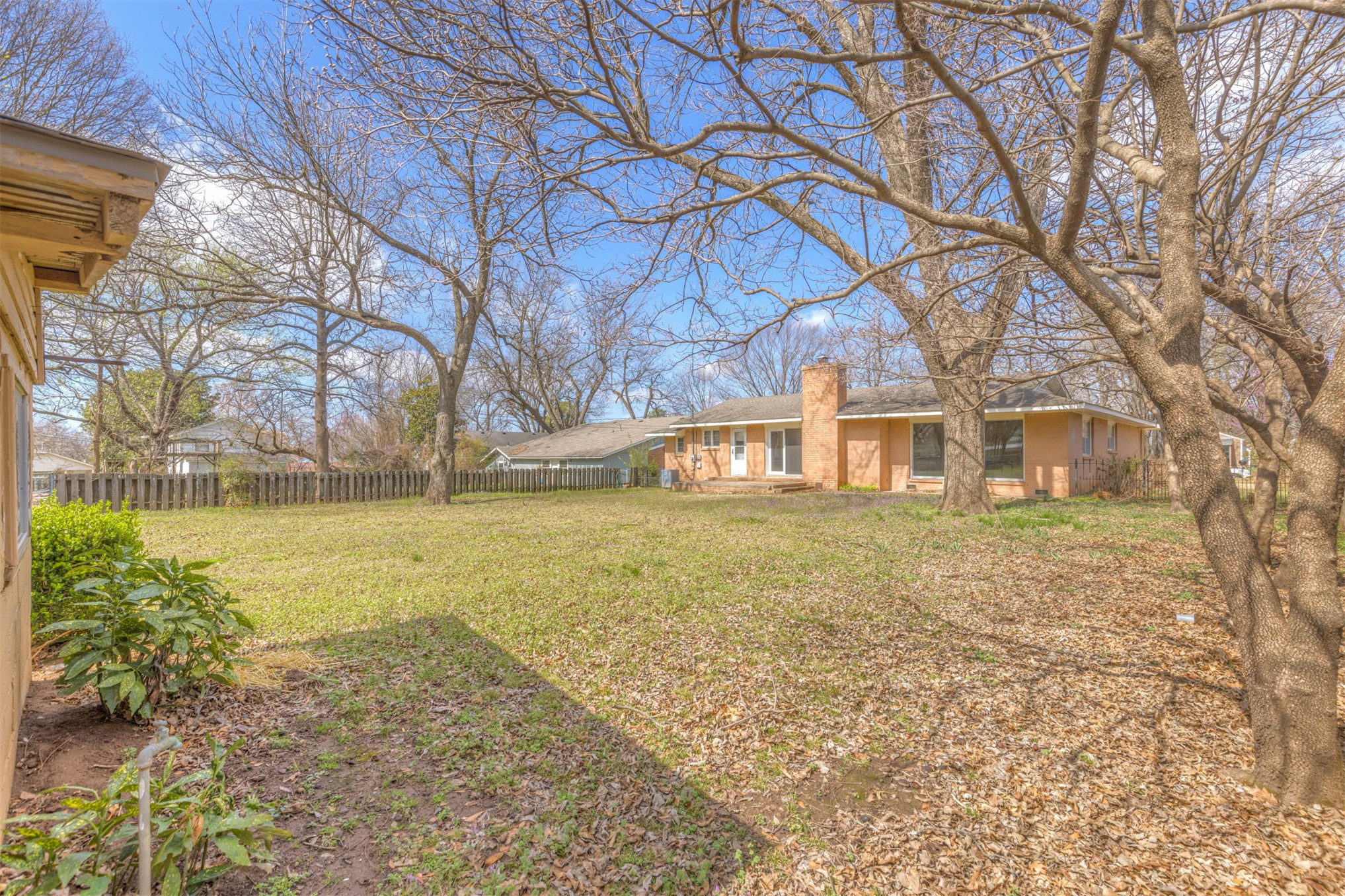 316 E Pecan Street Property Photo 45