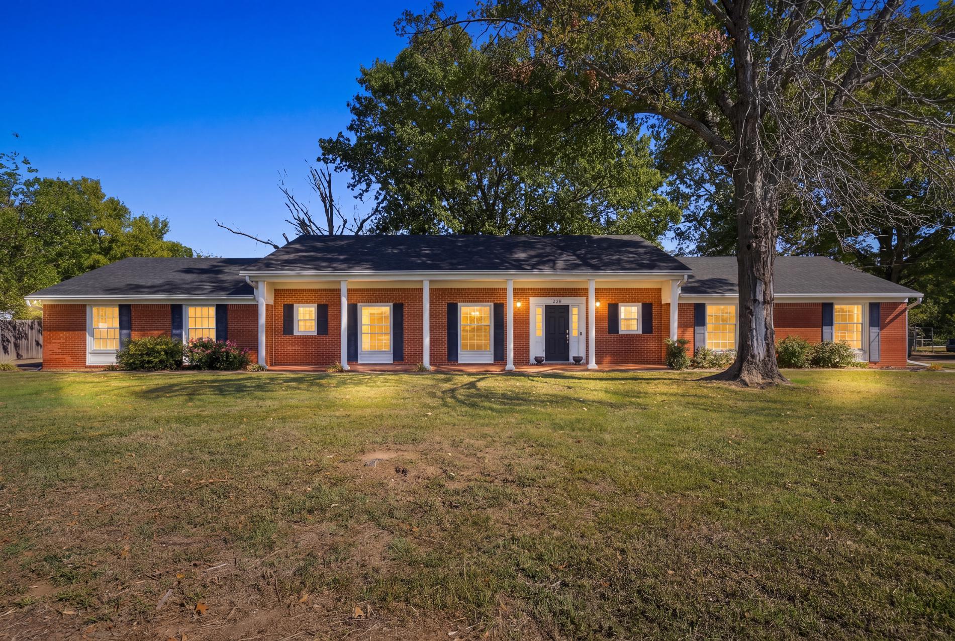 1936 Memorial Drive Property Photo 1