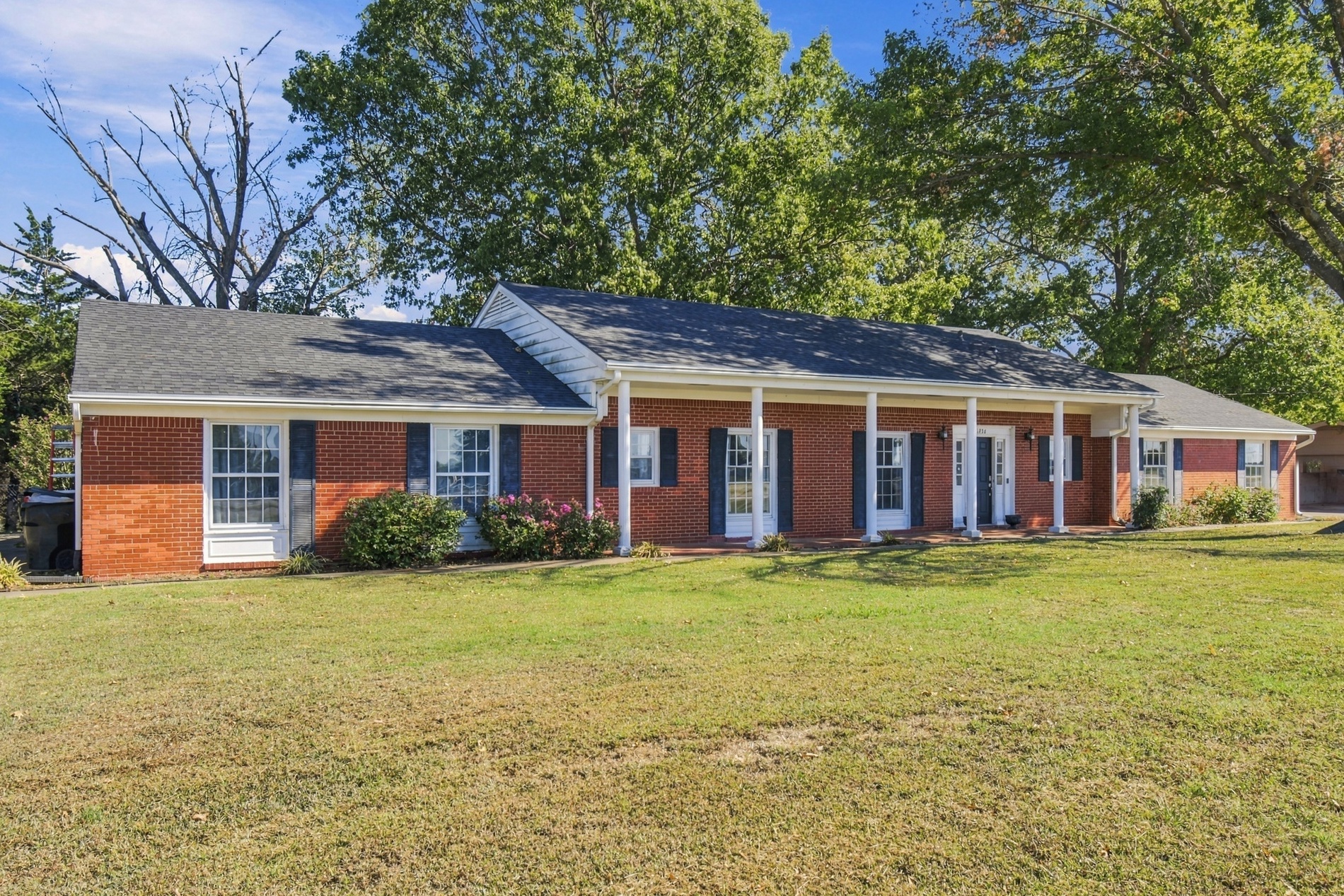 1936 Memorial Drive Property Photo 3