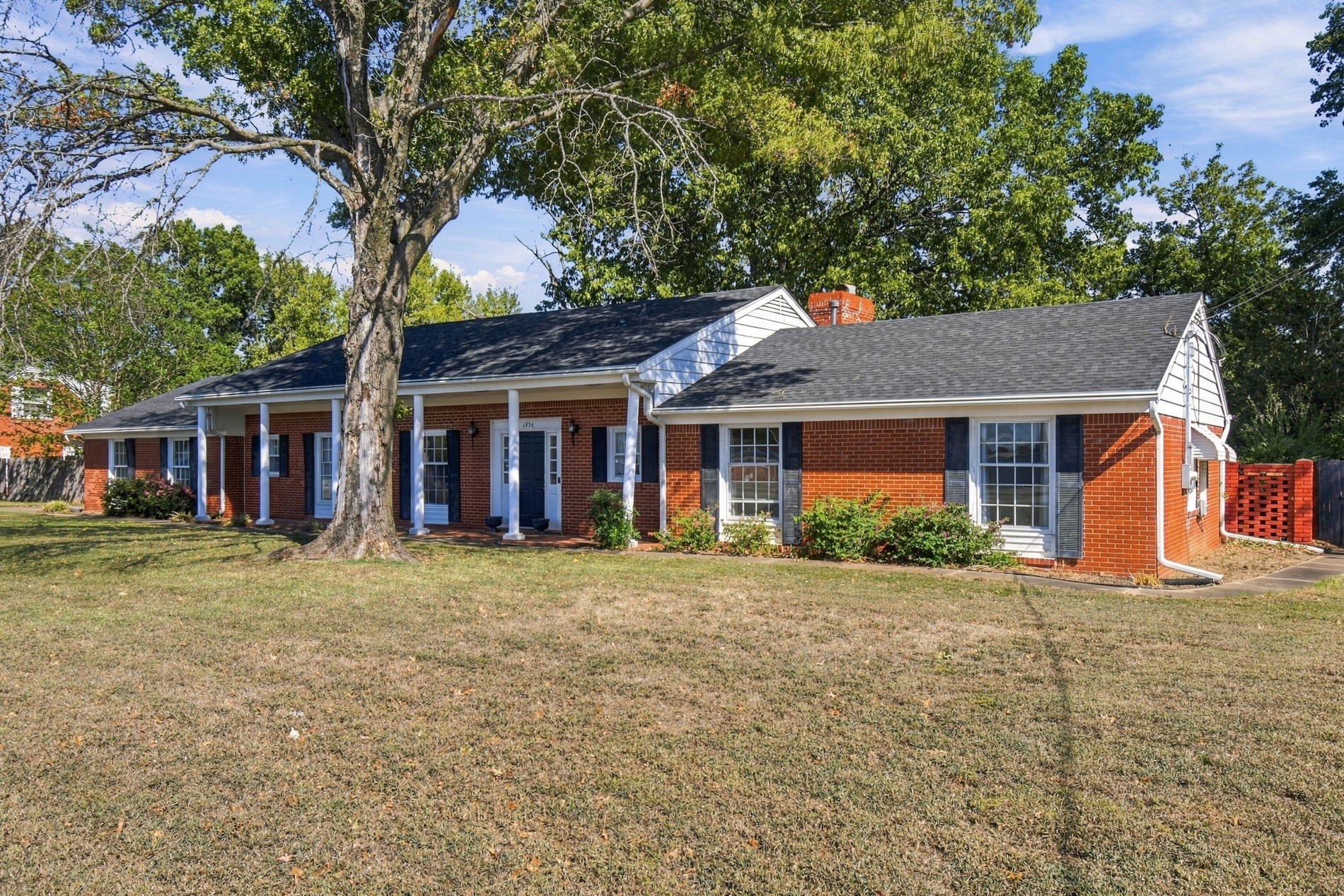 1936 Memorial Drive Property Photo 4
