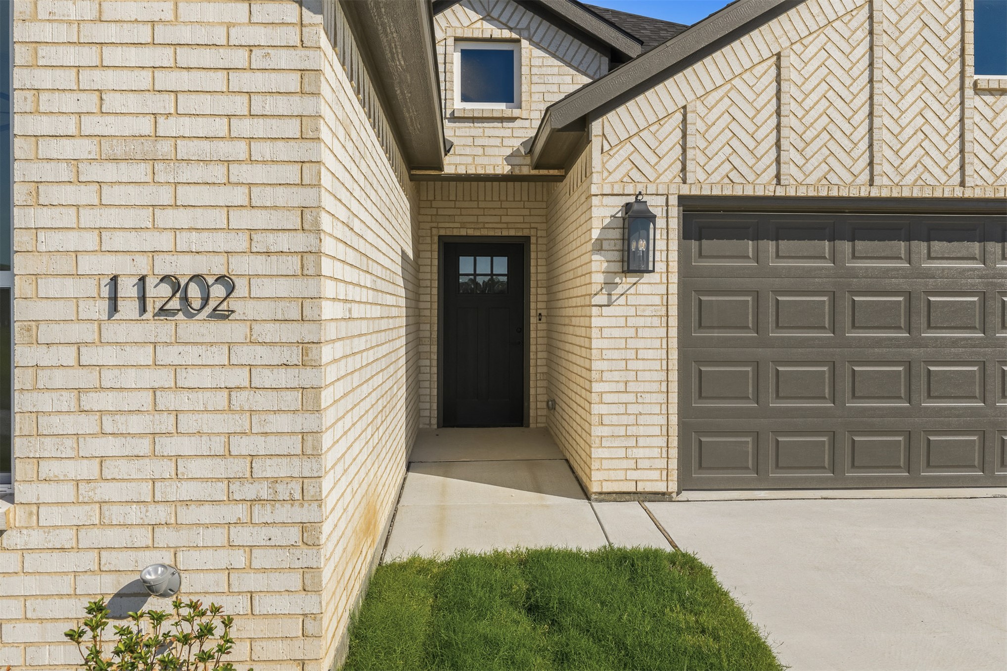 11202 Post Oak Circle Property Photo 2