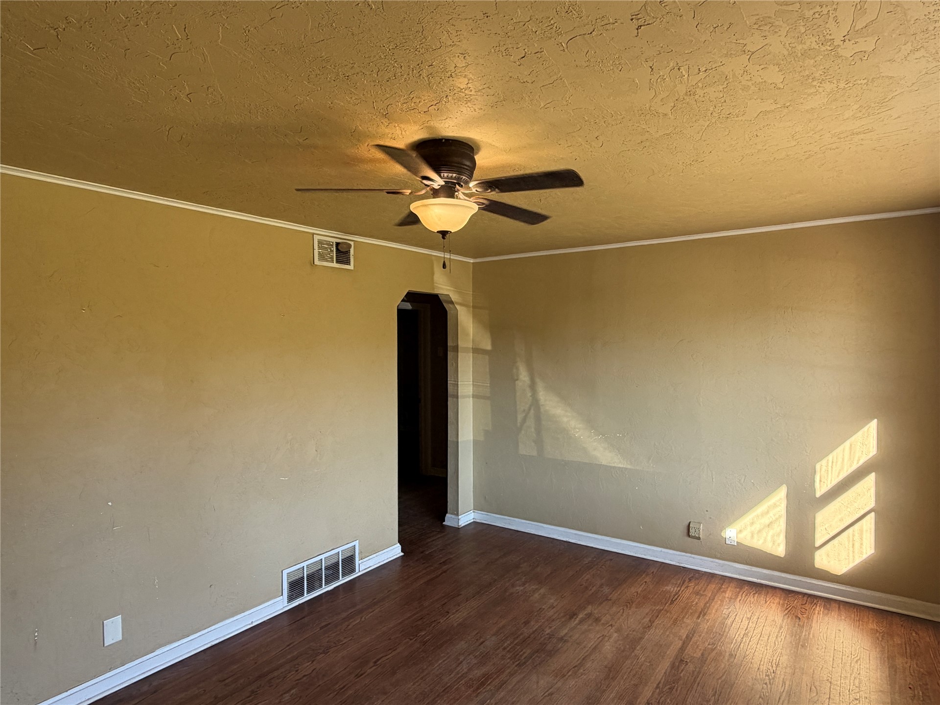 4141 E 36th Street Property Photo 2