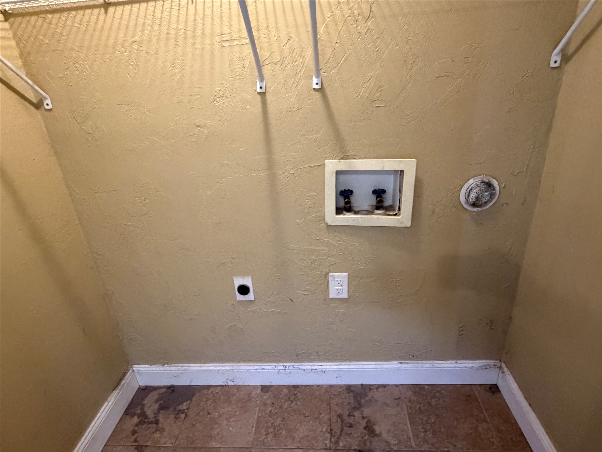 4141 E 36th Street Property Photo 9