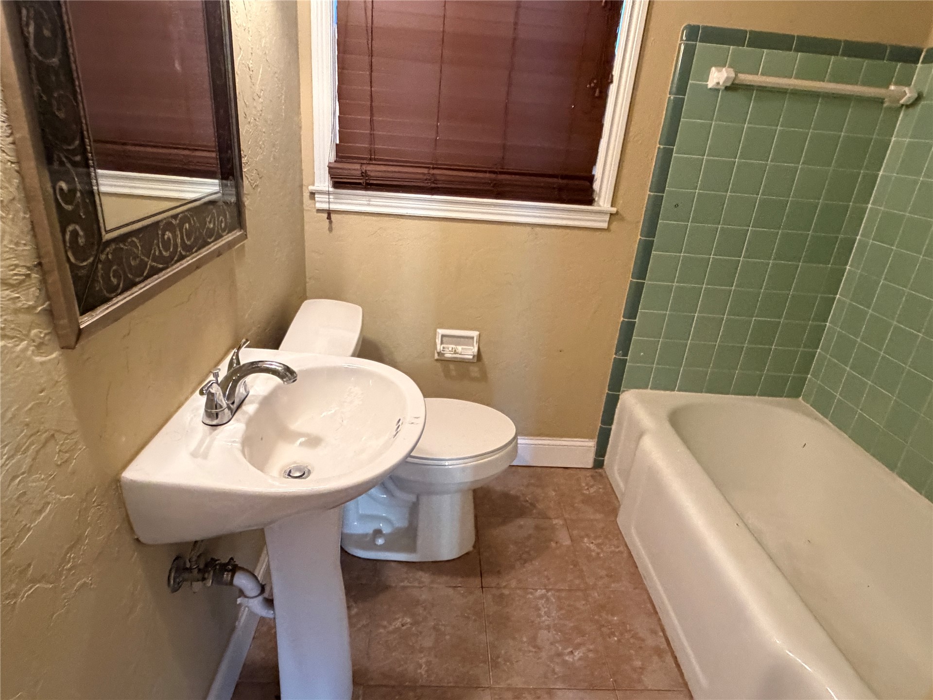 4141 E 36th Street Property Photo 10