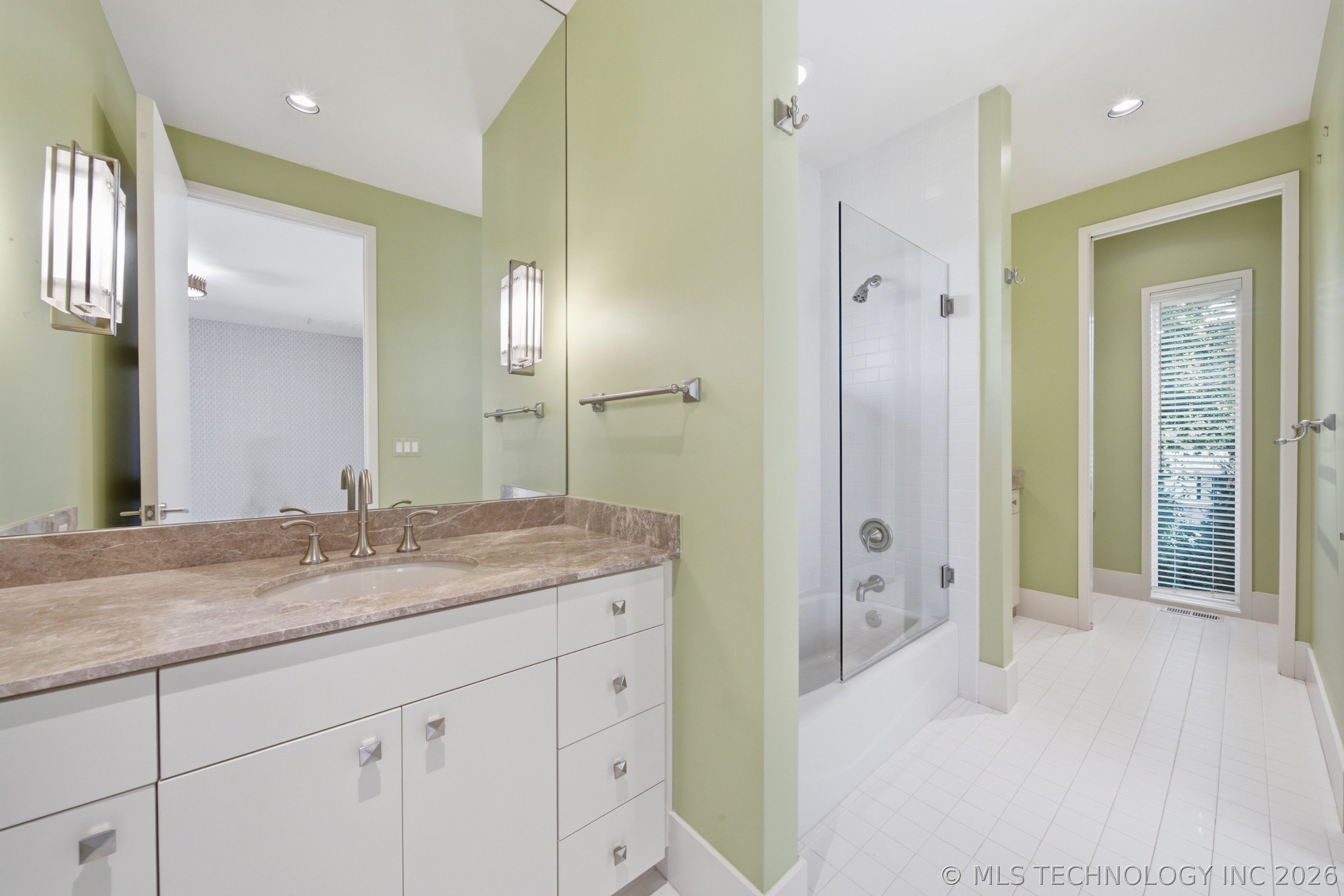 2710 E 34th Street Property Photo 46
