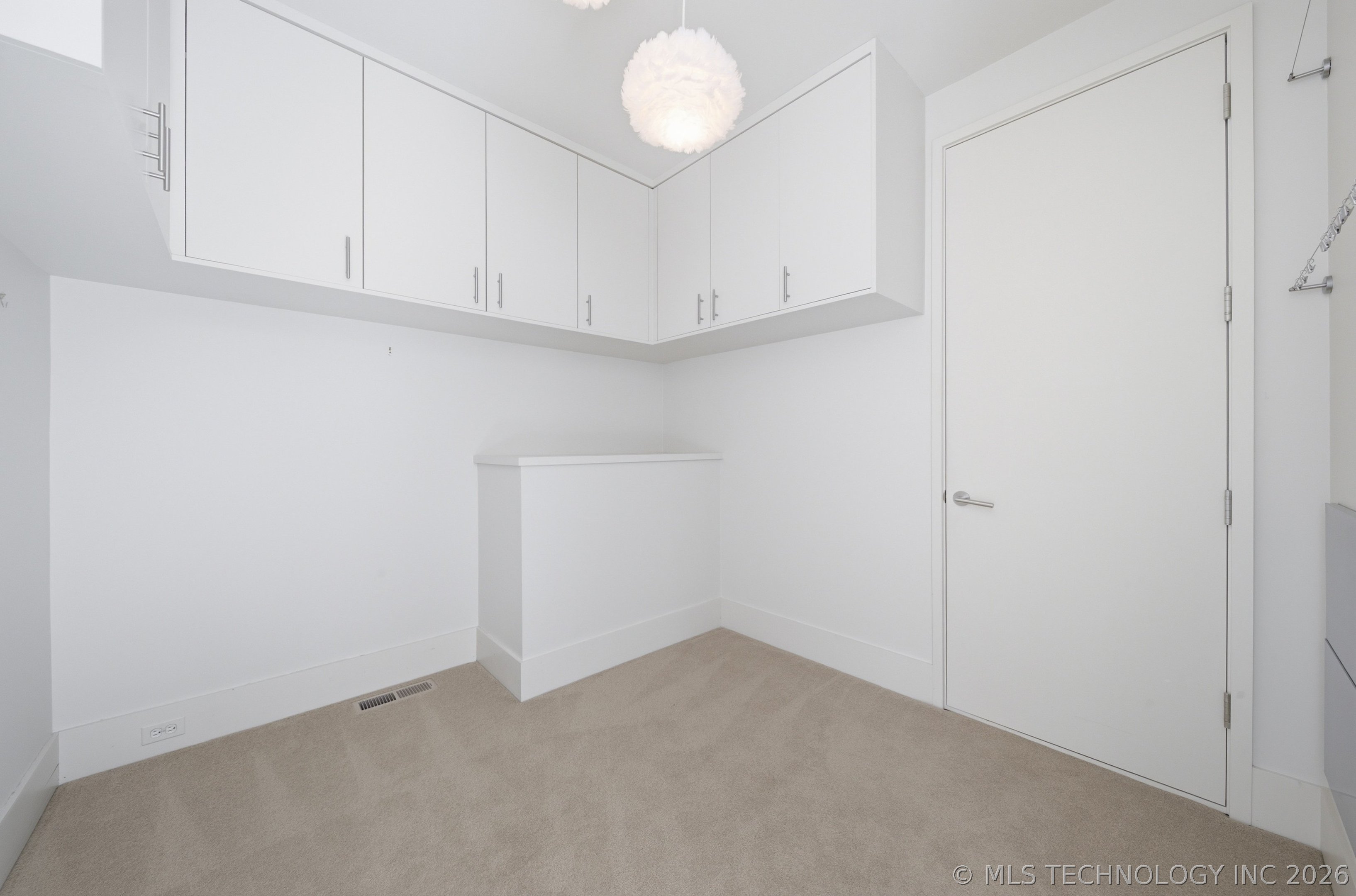 2710 E 34th Street Property Photo 51