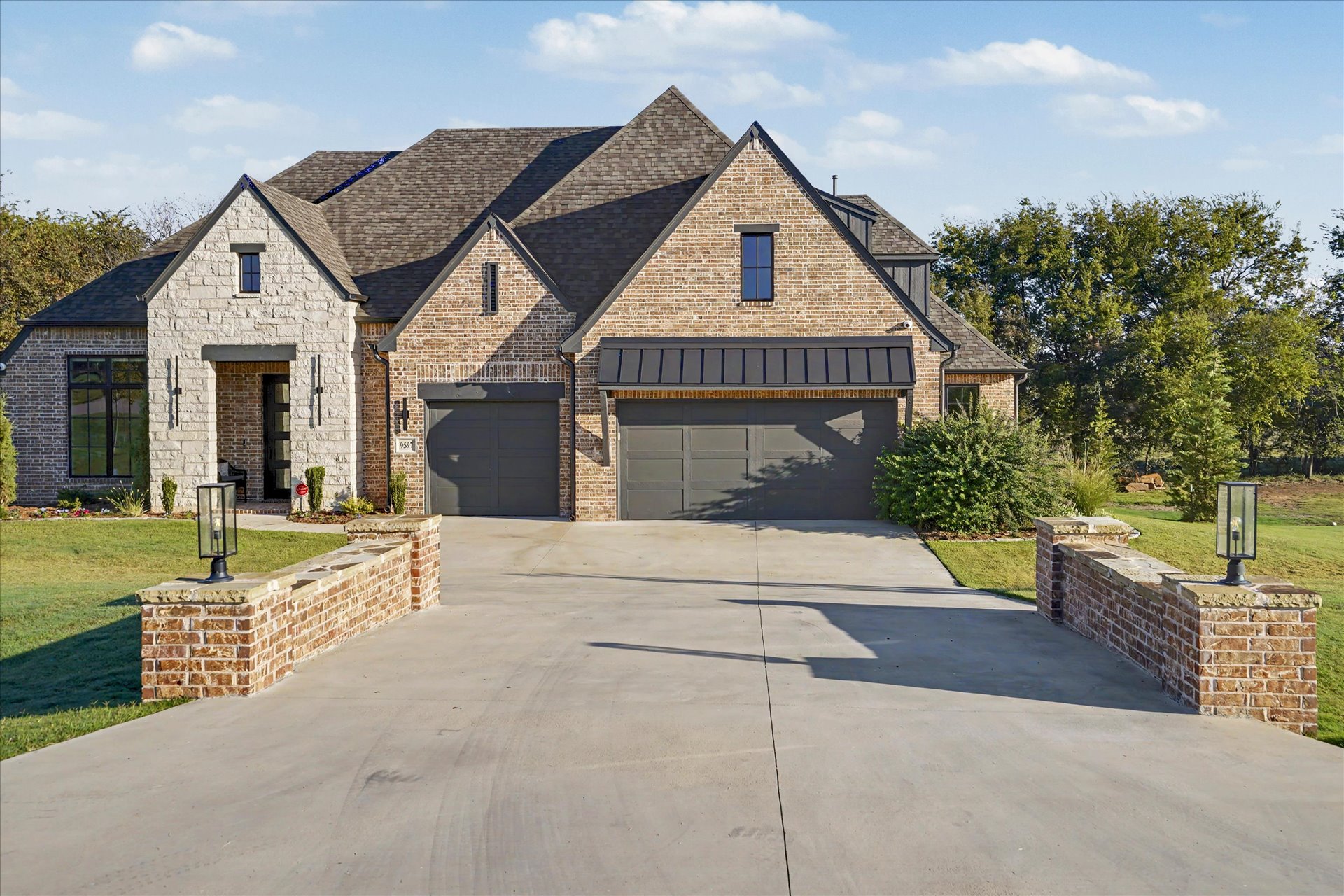9597 E Bond Drive Property Photo 4