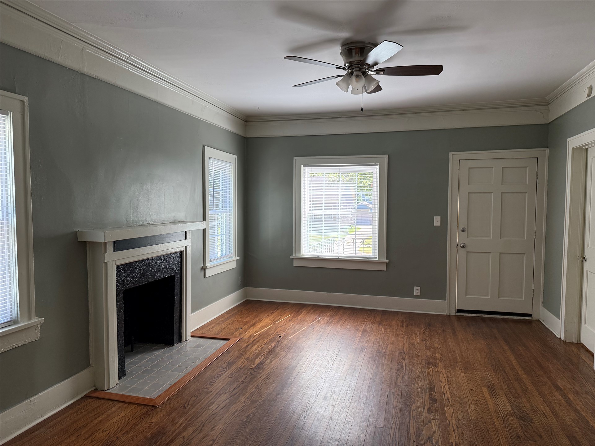 1869 E 17th Street Property Photo 5