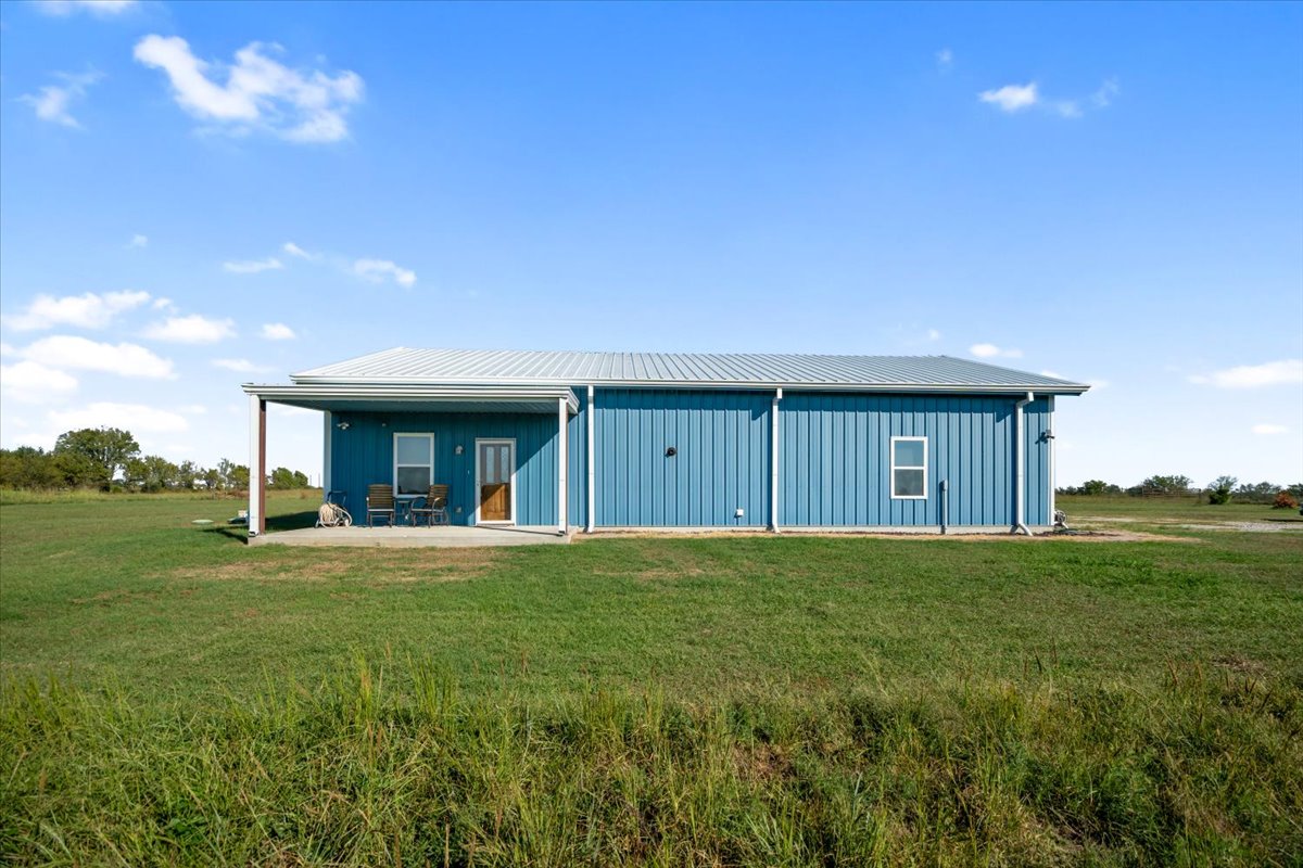 37548 N 4035 Drive Property Photo 1