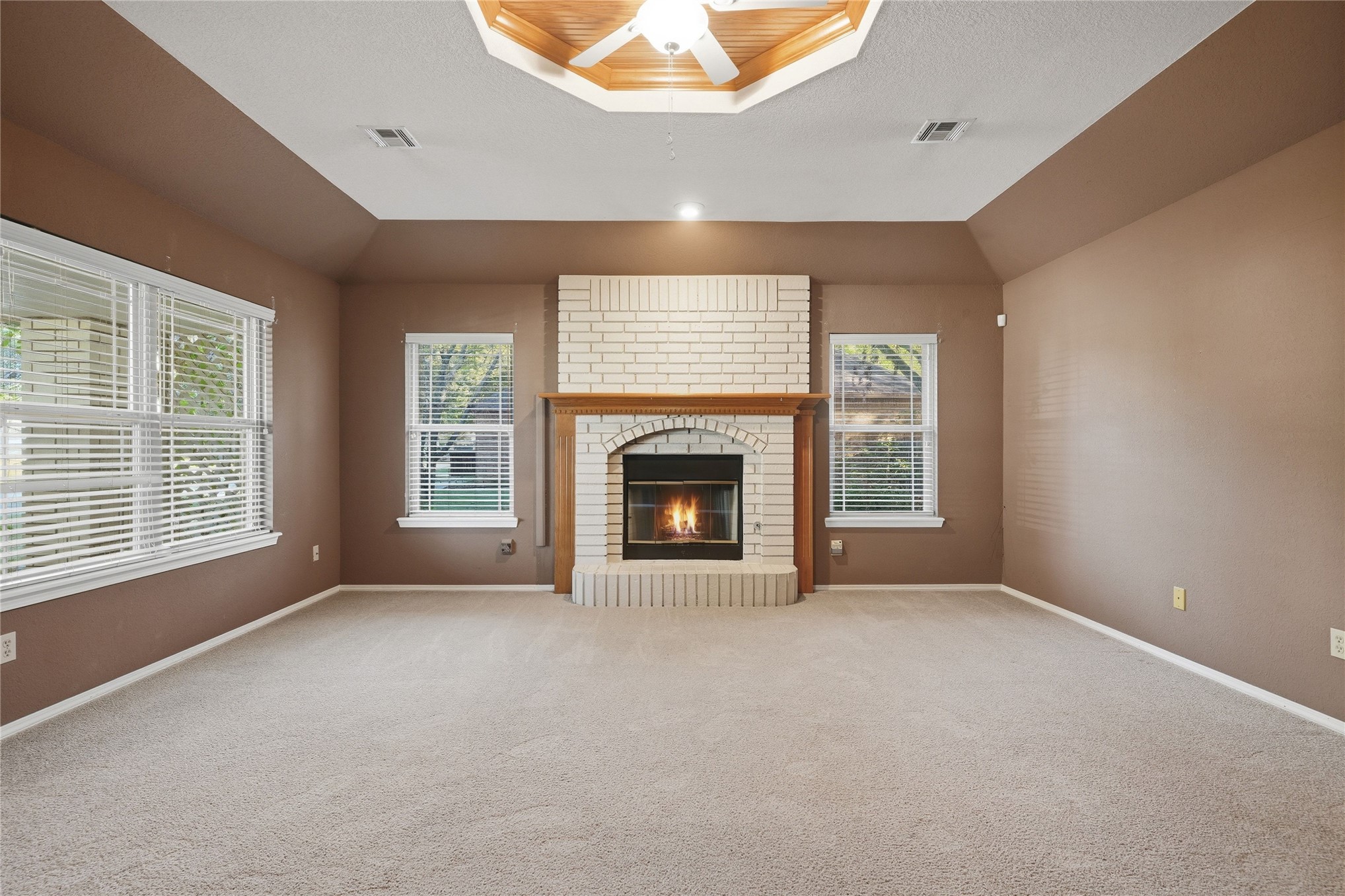 2321 W Twin Oaks Street Property Photo 11