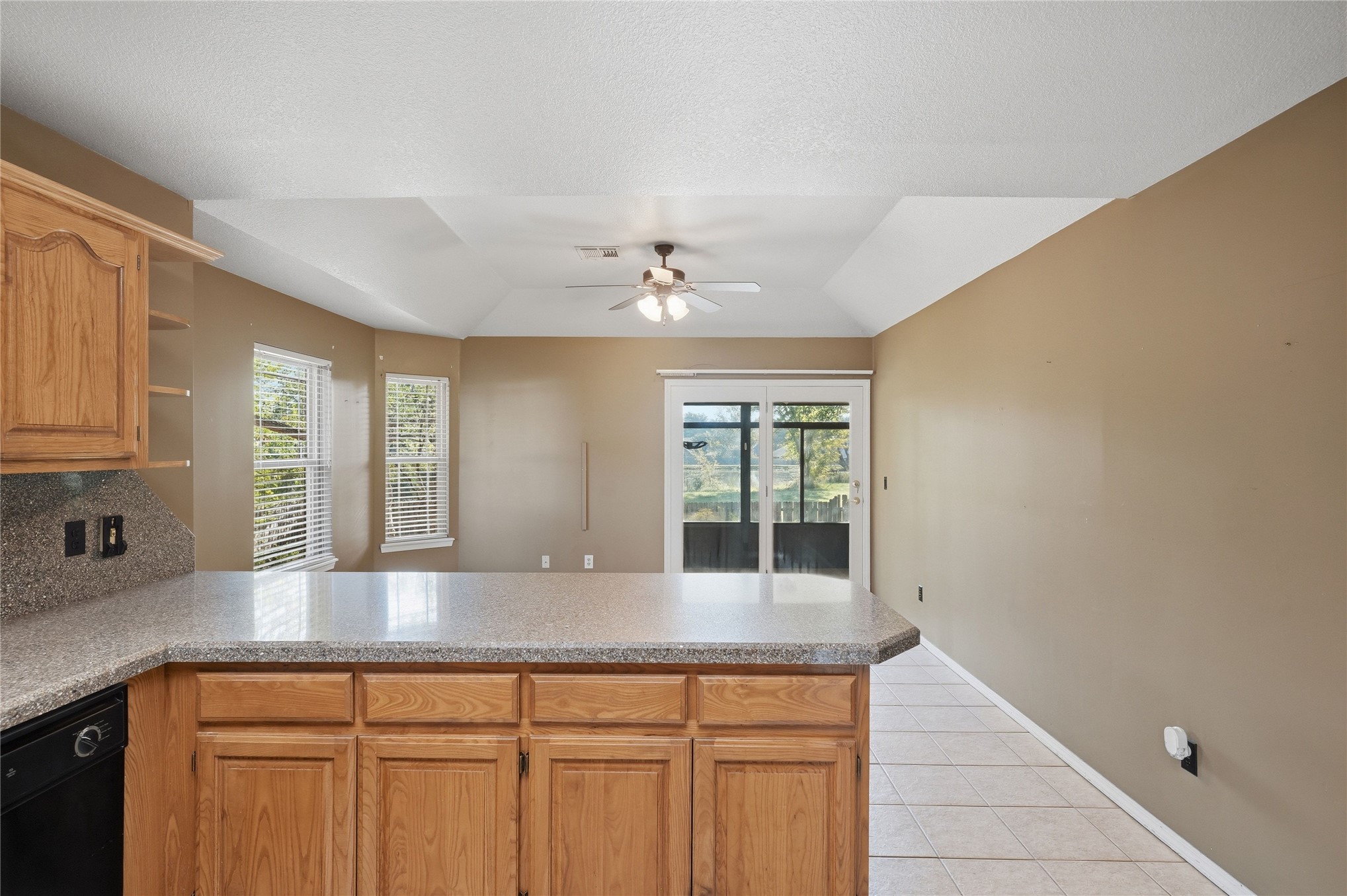 2321 W Twin Oaks Street Property Photo 18