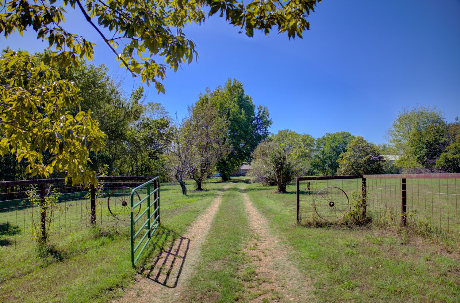 37433 4450 Road Property Photo 1