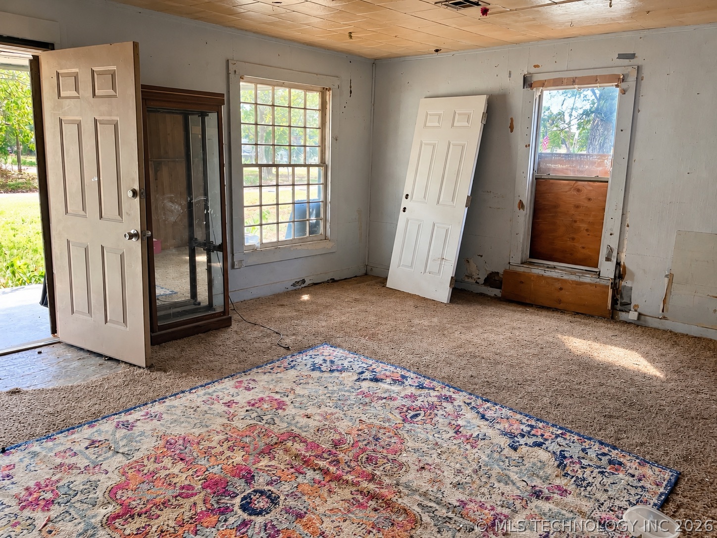 523 S Broadway Property Photo 3