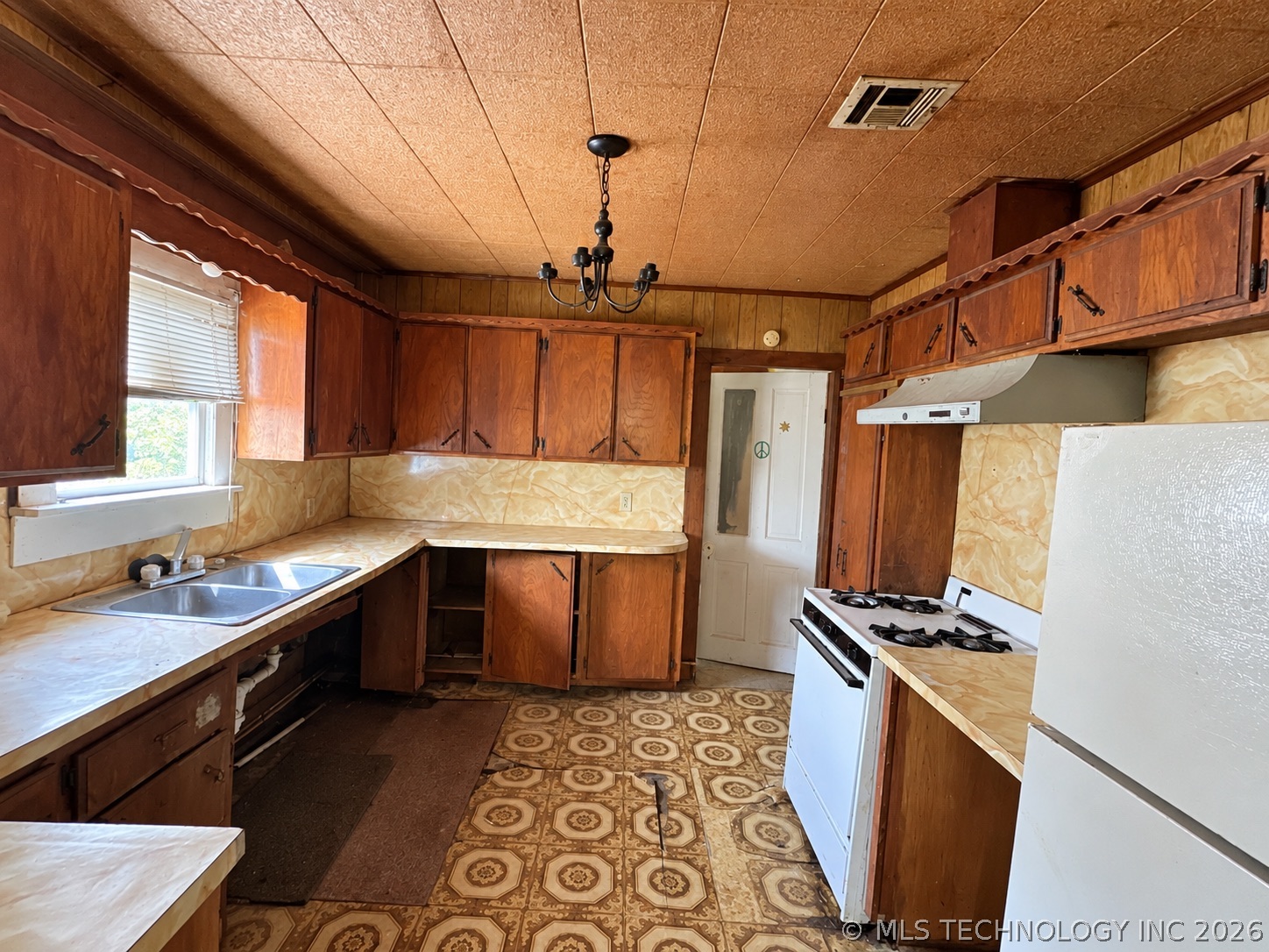 523 S Broadway Property Photo 4