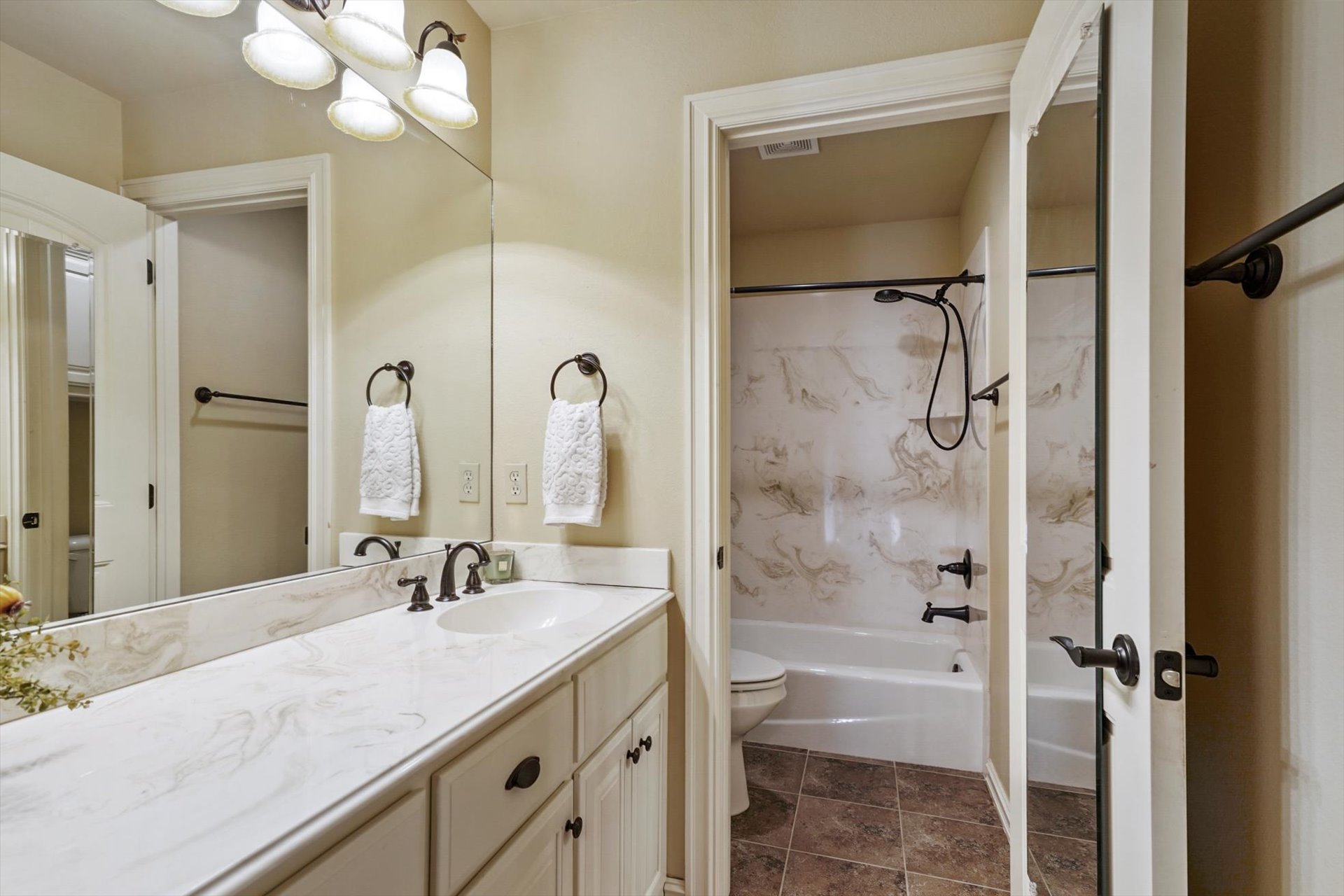 7474 S 288th East Avenue Property Photo 12