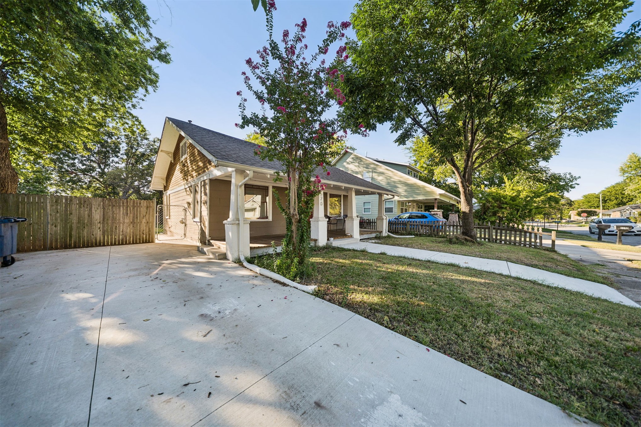 520 S Wheeling Avenue E Property Photo 2