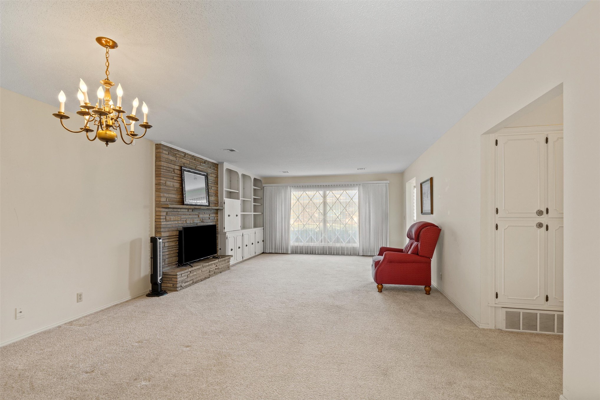 1437 Swan Drive Property Photo 9