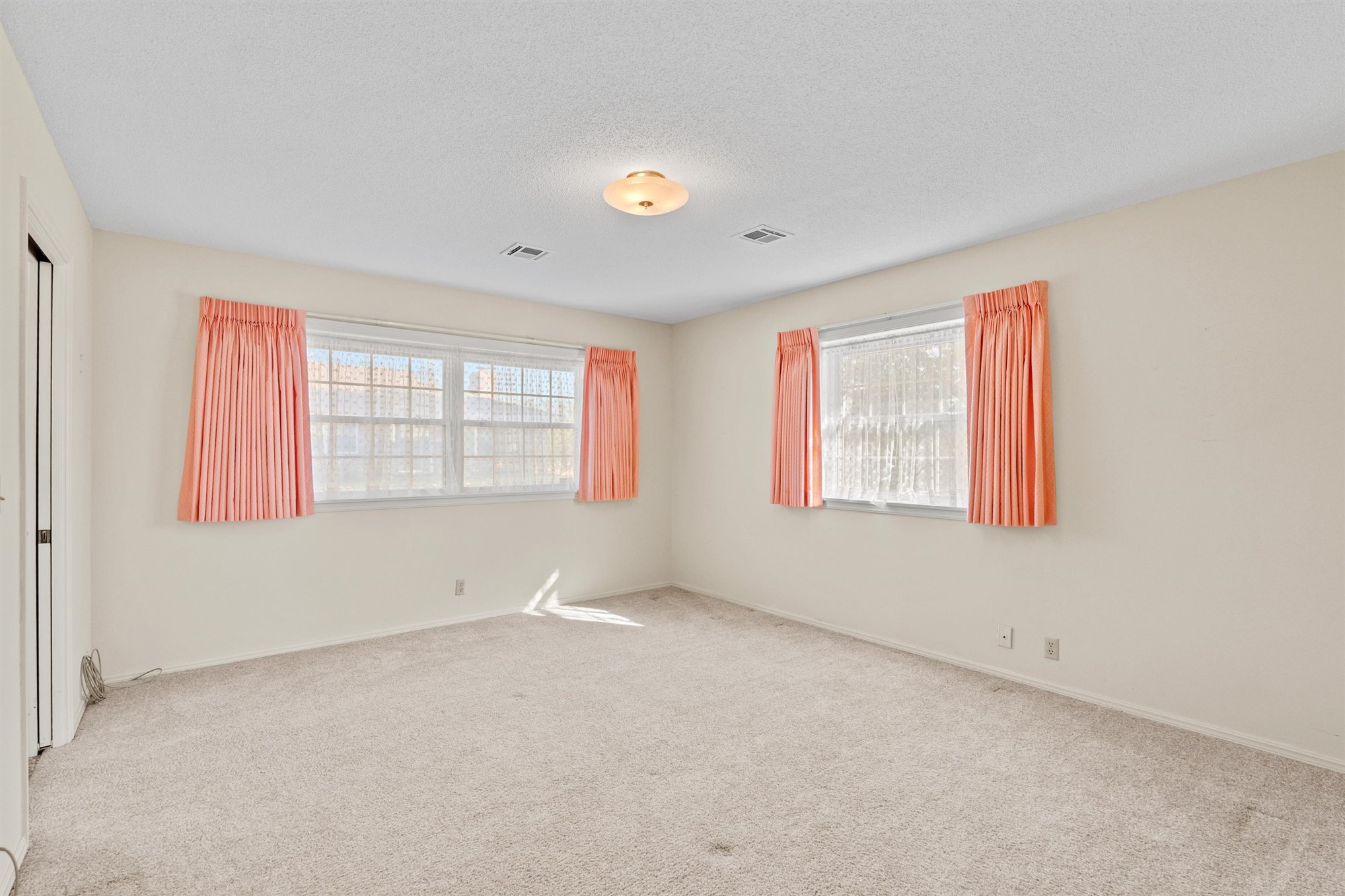 1437 Swan Drive Property Photo 10
