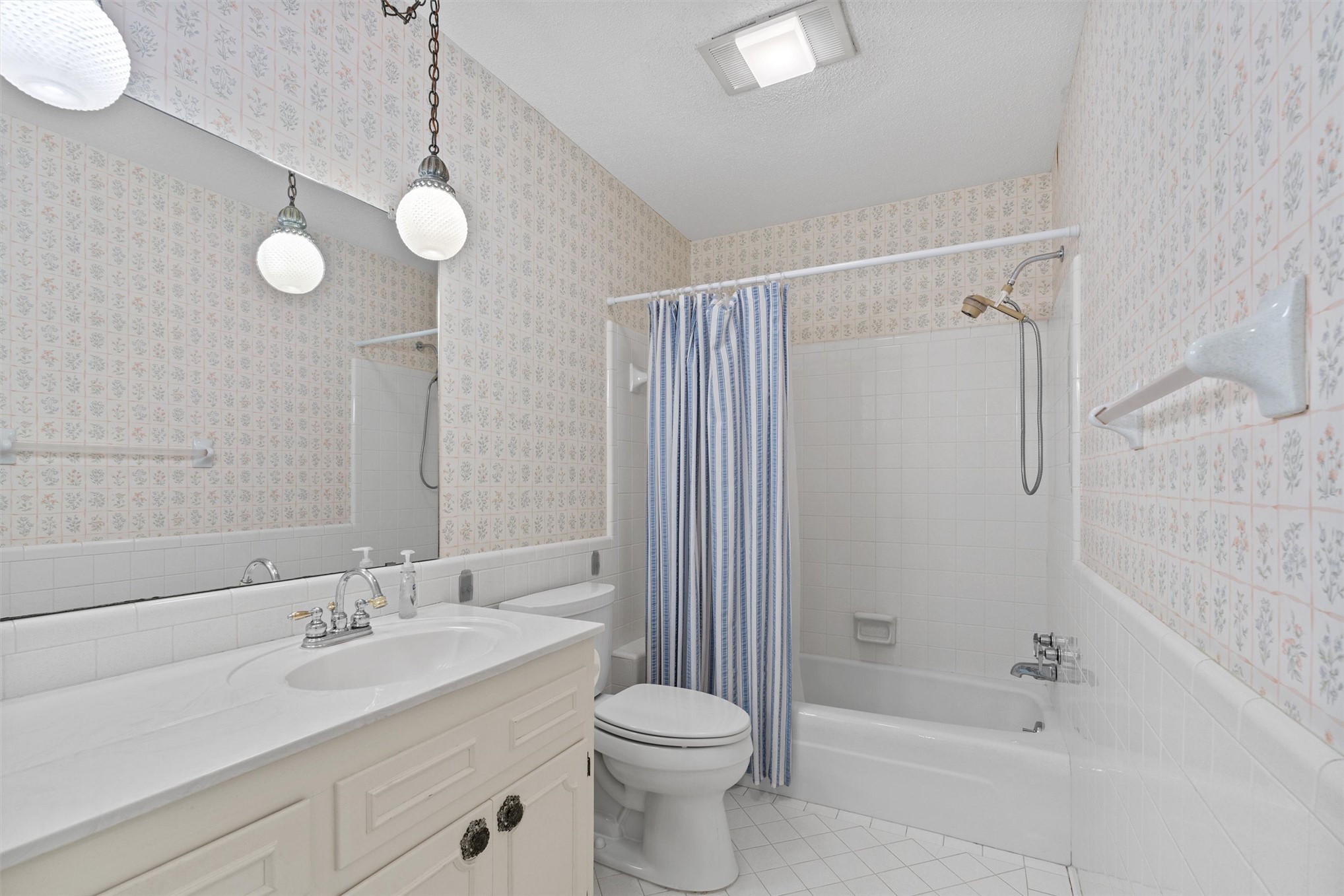 1437 Swan Drive Property Photo 15