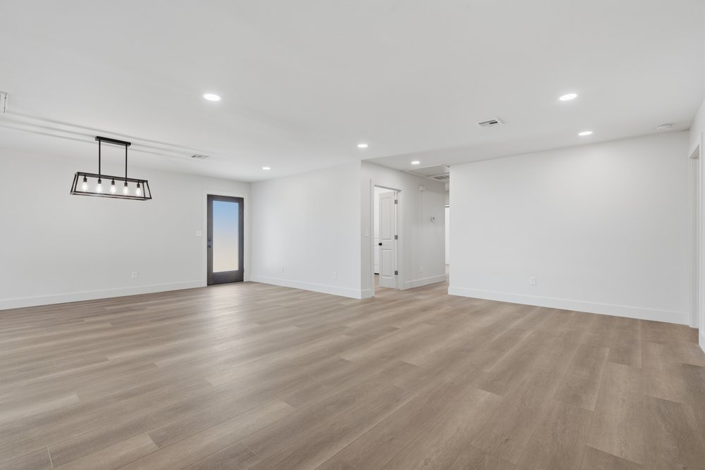 3012 W 56th Street Property Photo 12