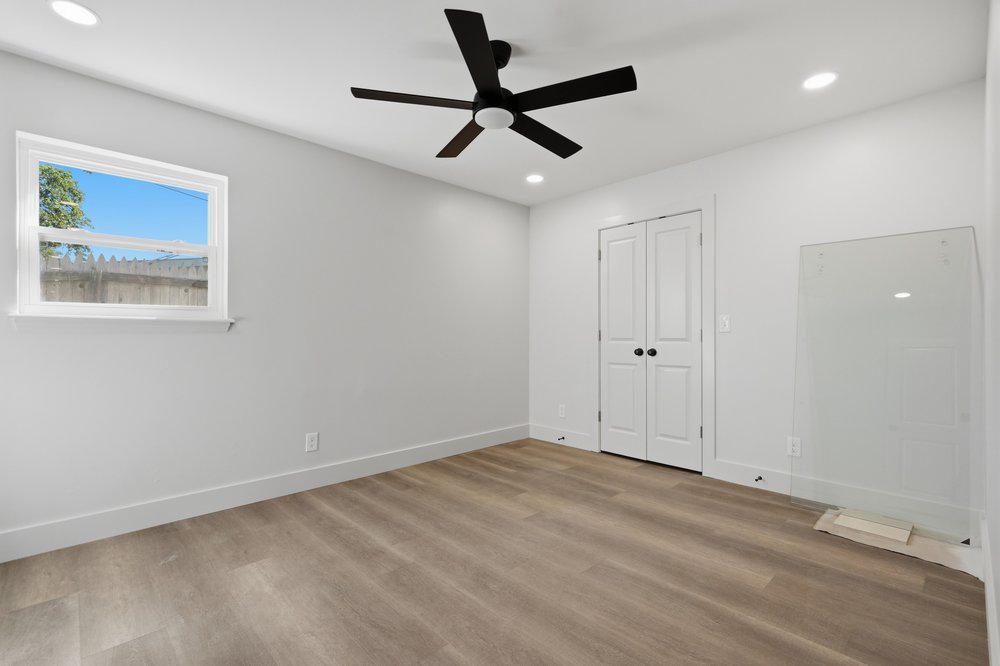 3012 W 56th Street Property Photo 23