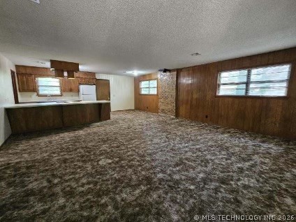 1867 Sycamore Drive Property Photo 2