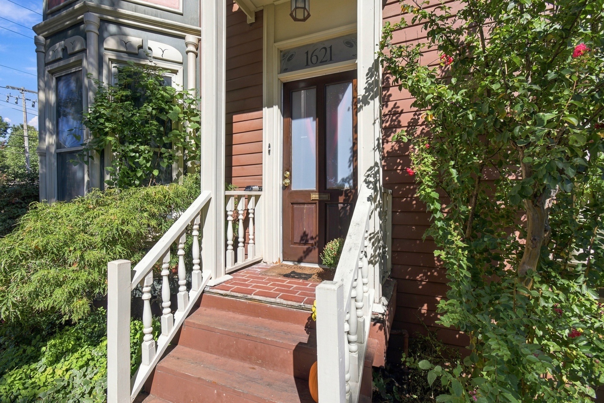 1621 S Lewis Avenue Property Photo 6