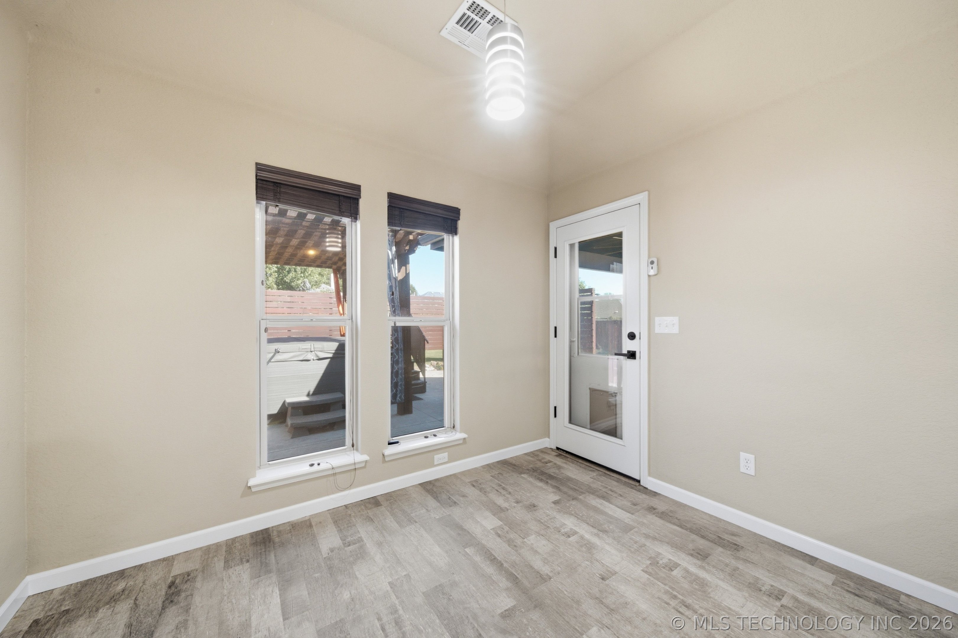 3104 W Mobile Place Property Photo 11