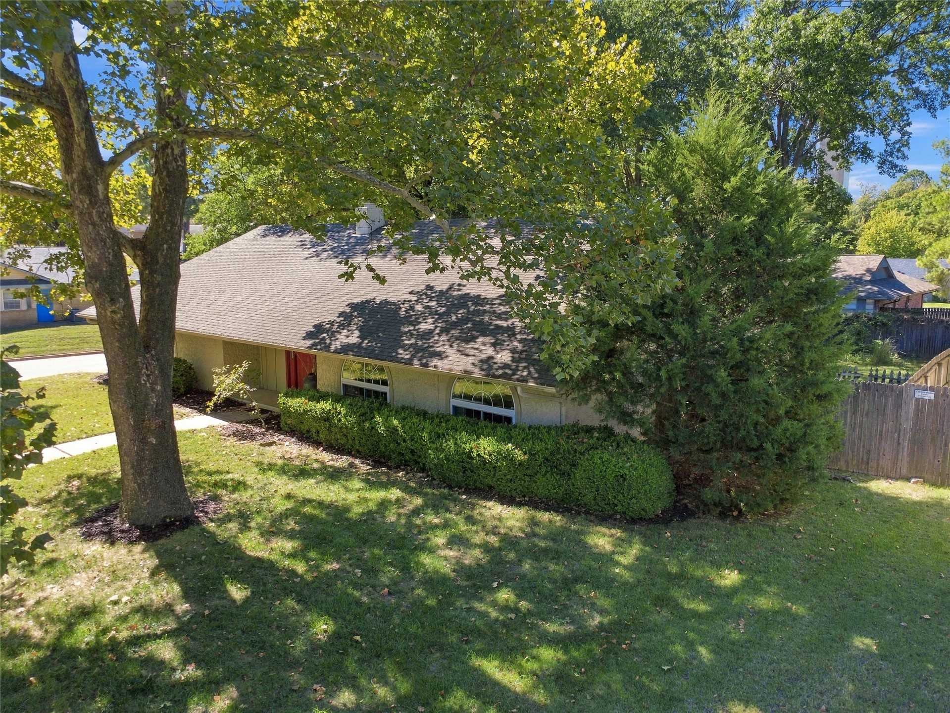8130 S Florence Place Property Photo 3