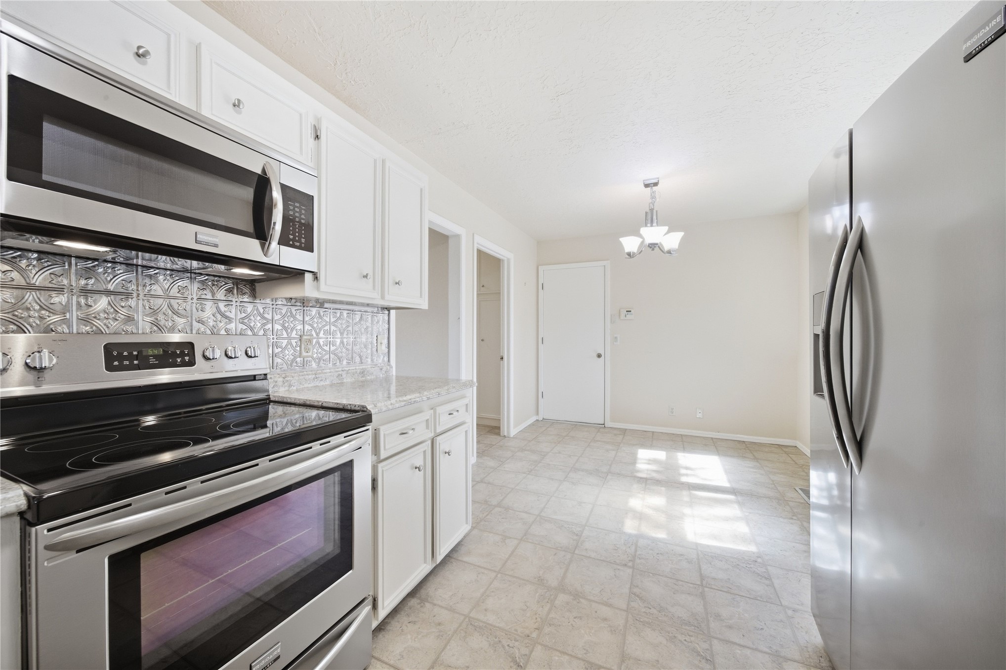 8130 S Florence Place Property Photo 19