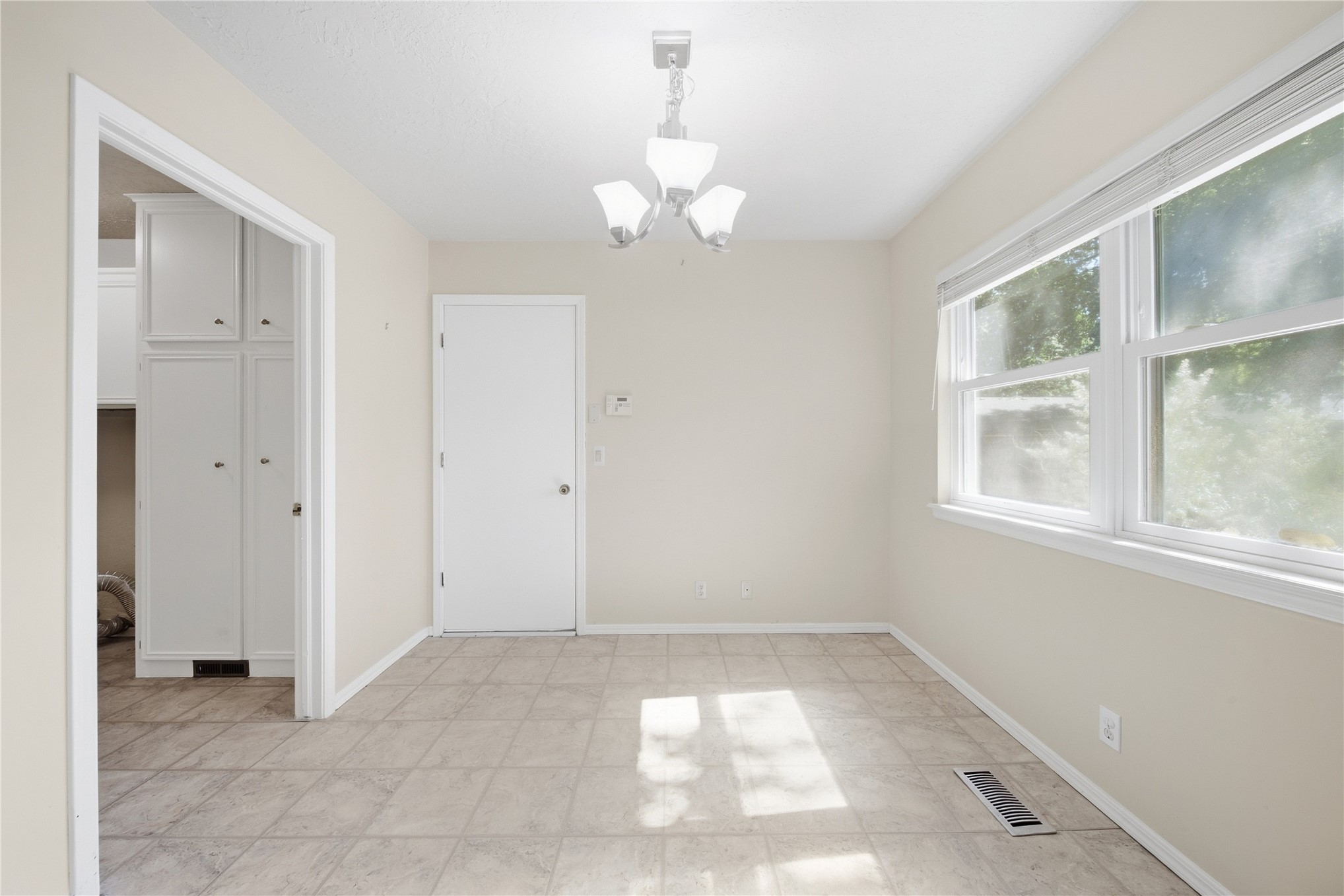 8130 S Florence Place Property Photo 20