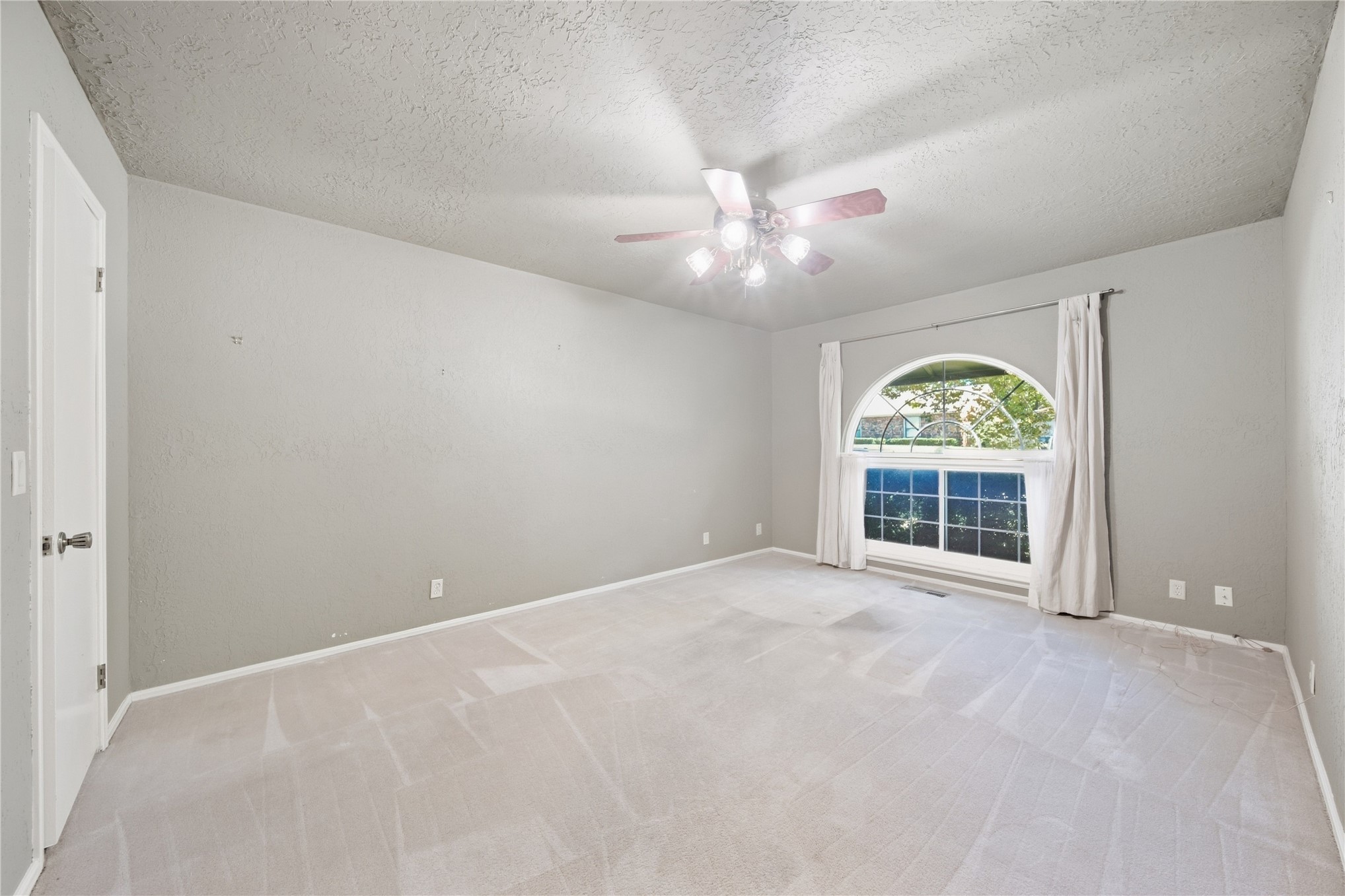 8130 S Florence Place Property Photo 22