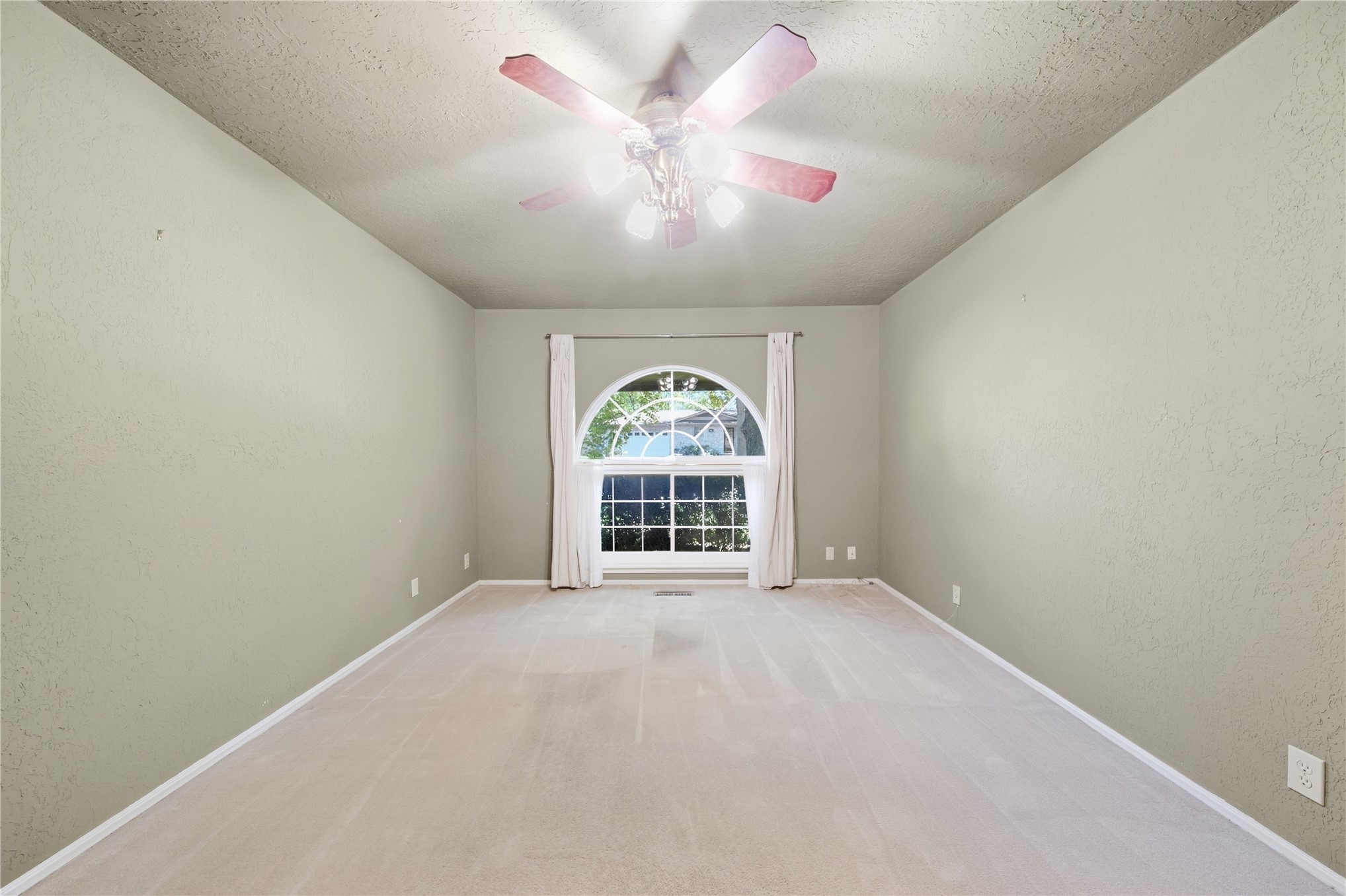 8130 S Florence Place Property Photo 23