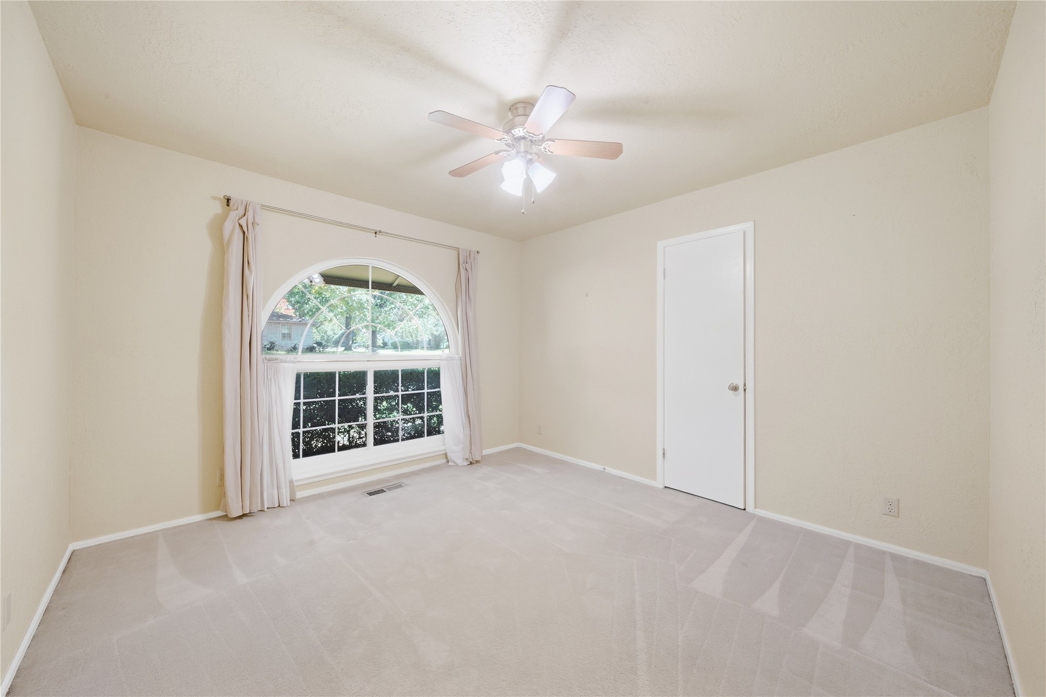 8130 S Florence Place Property Photo 26