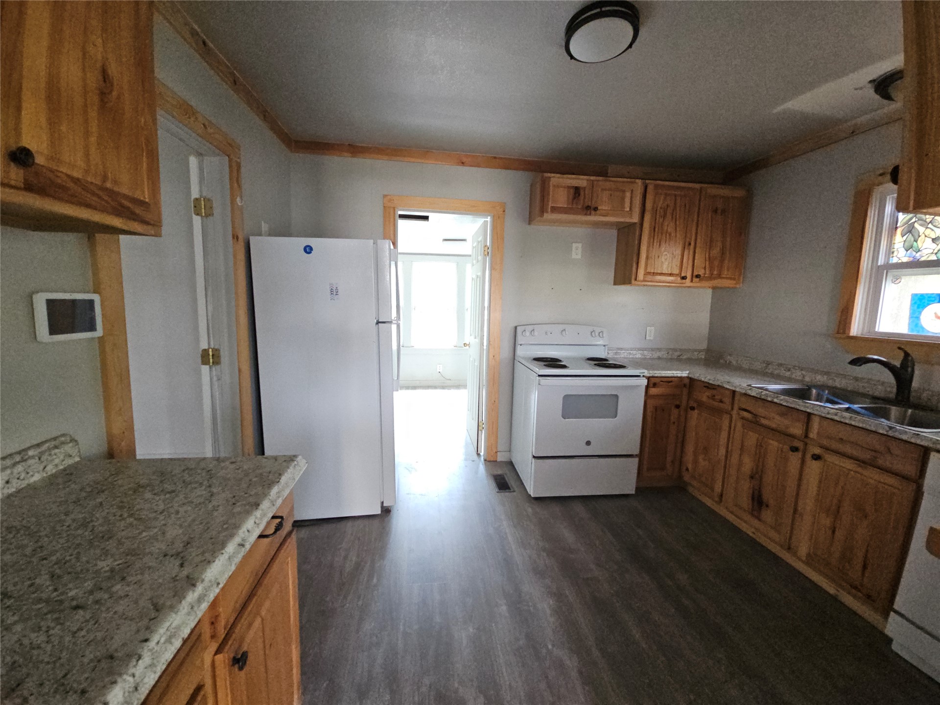 1128 E Arch Avenue Property Photo 7