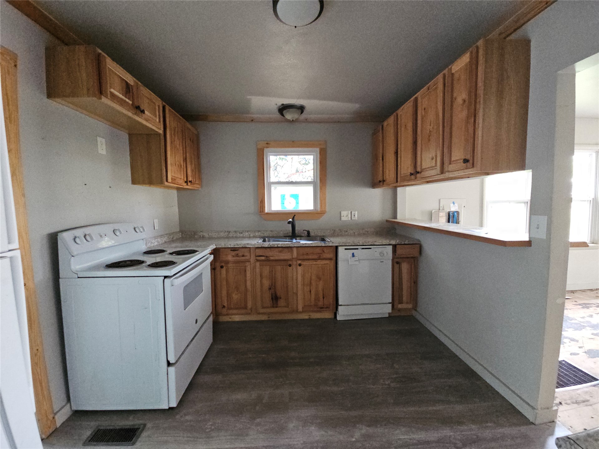 1128 E Arch Avenue Property Photo 9