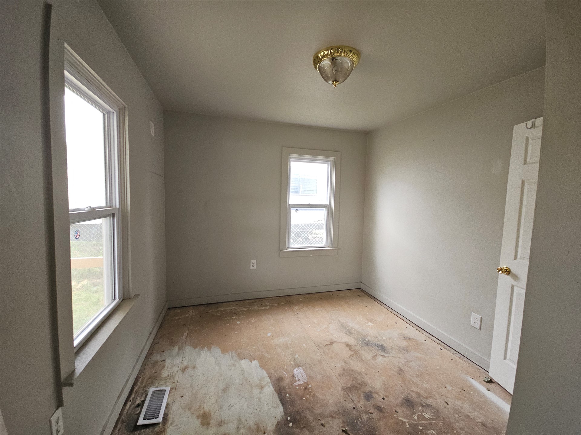 1128 E Arch Avenue Property Photo 16