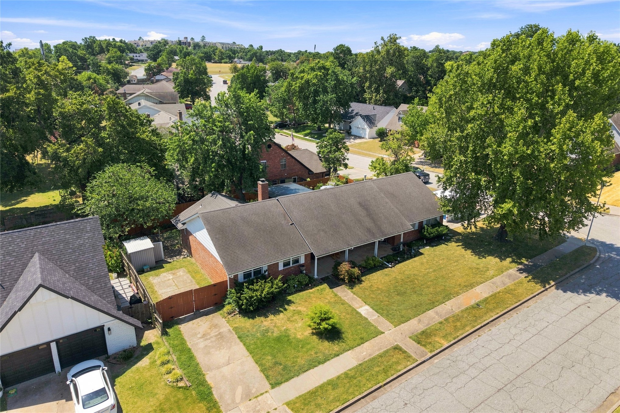 7812 E 55th Street Property Photo 3