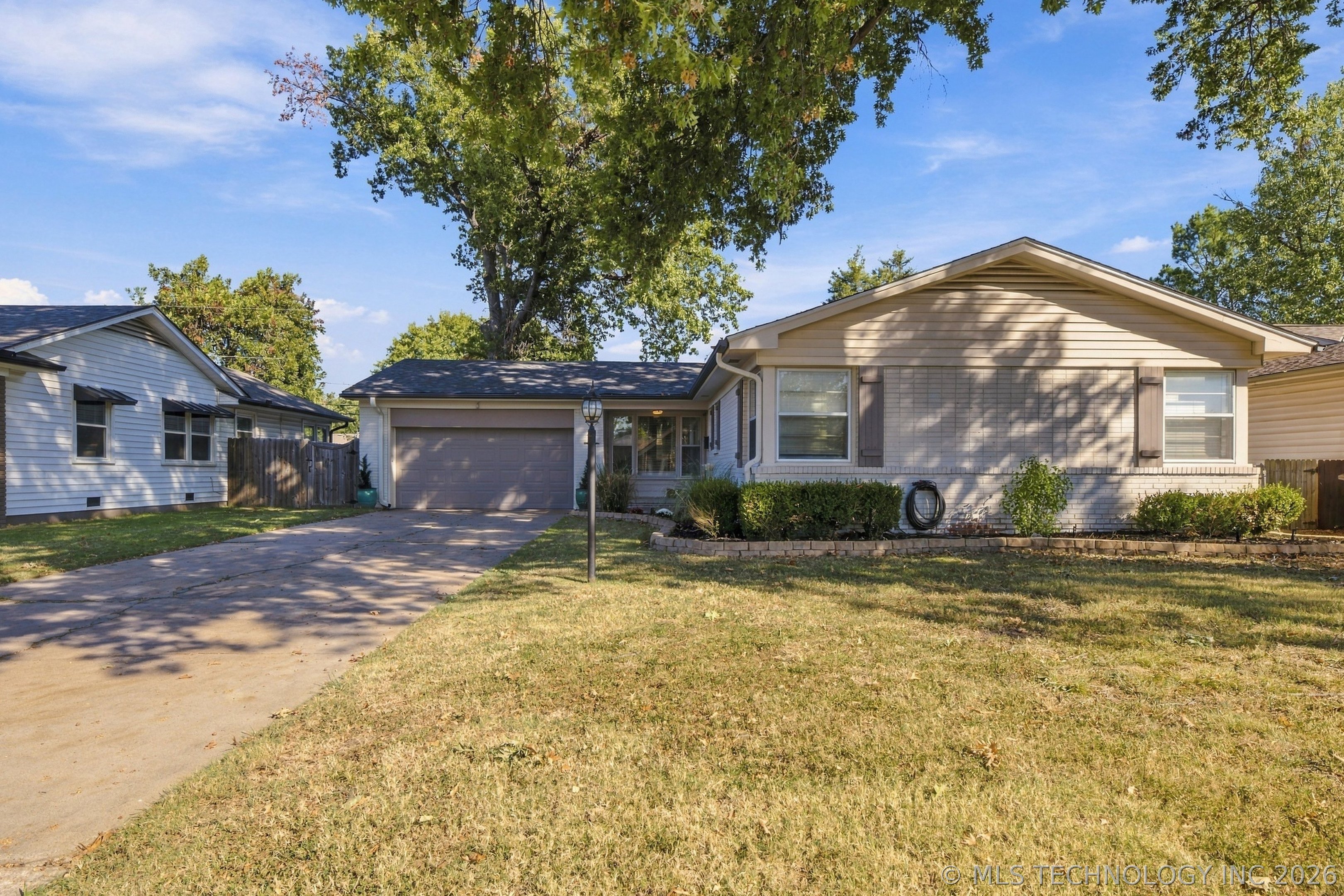 5327 E 28th Street E Property Photo 1