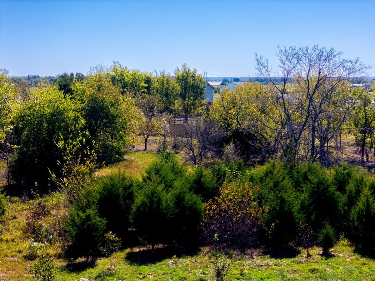 1 N 52 Avenue W Property Photo 17