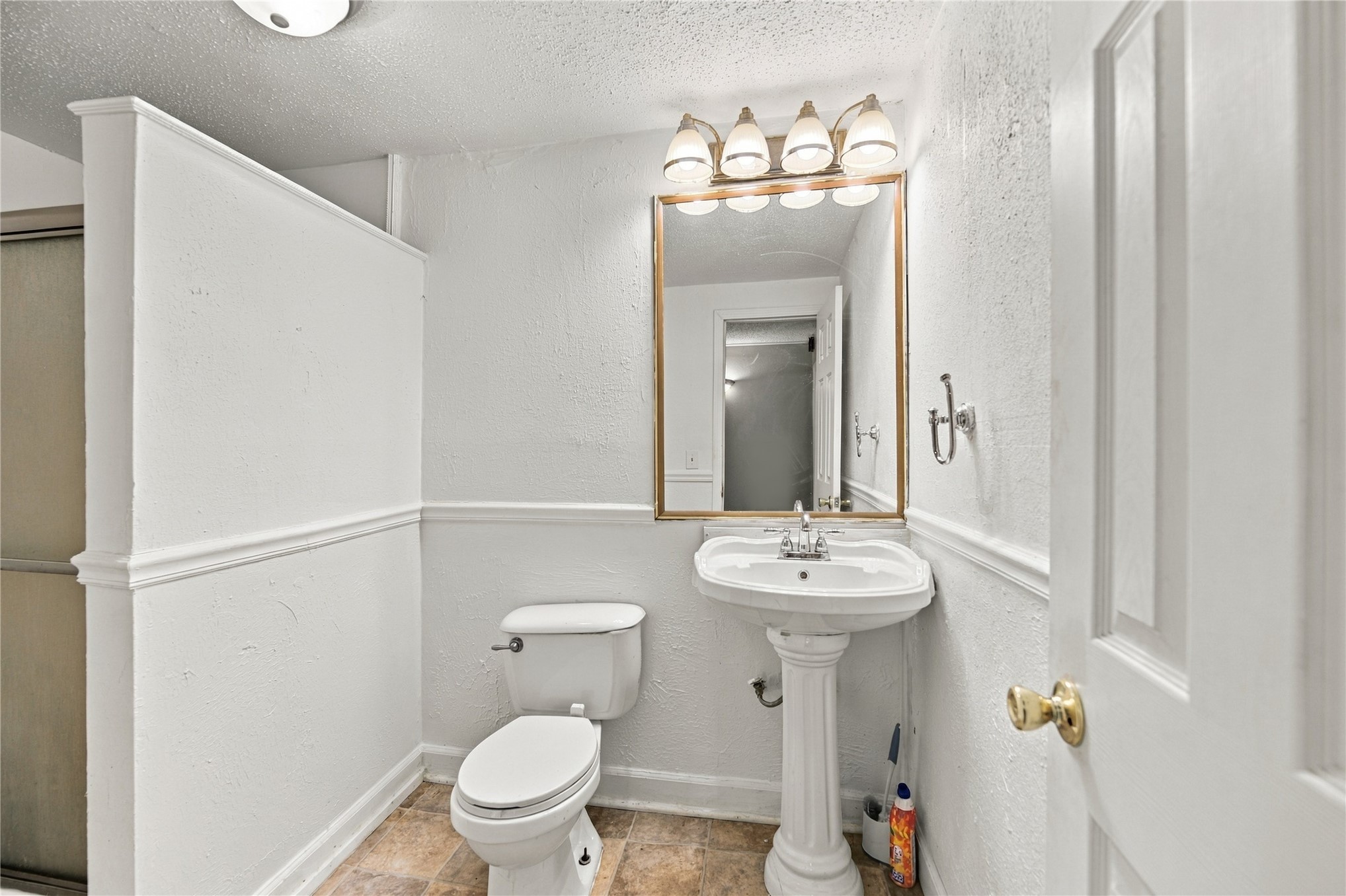 1136 S Maple Property Photo 10