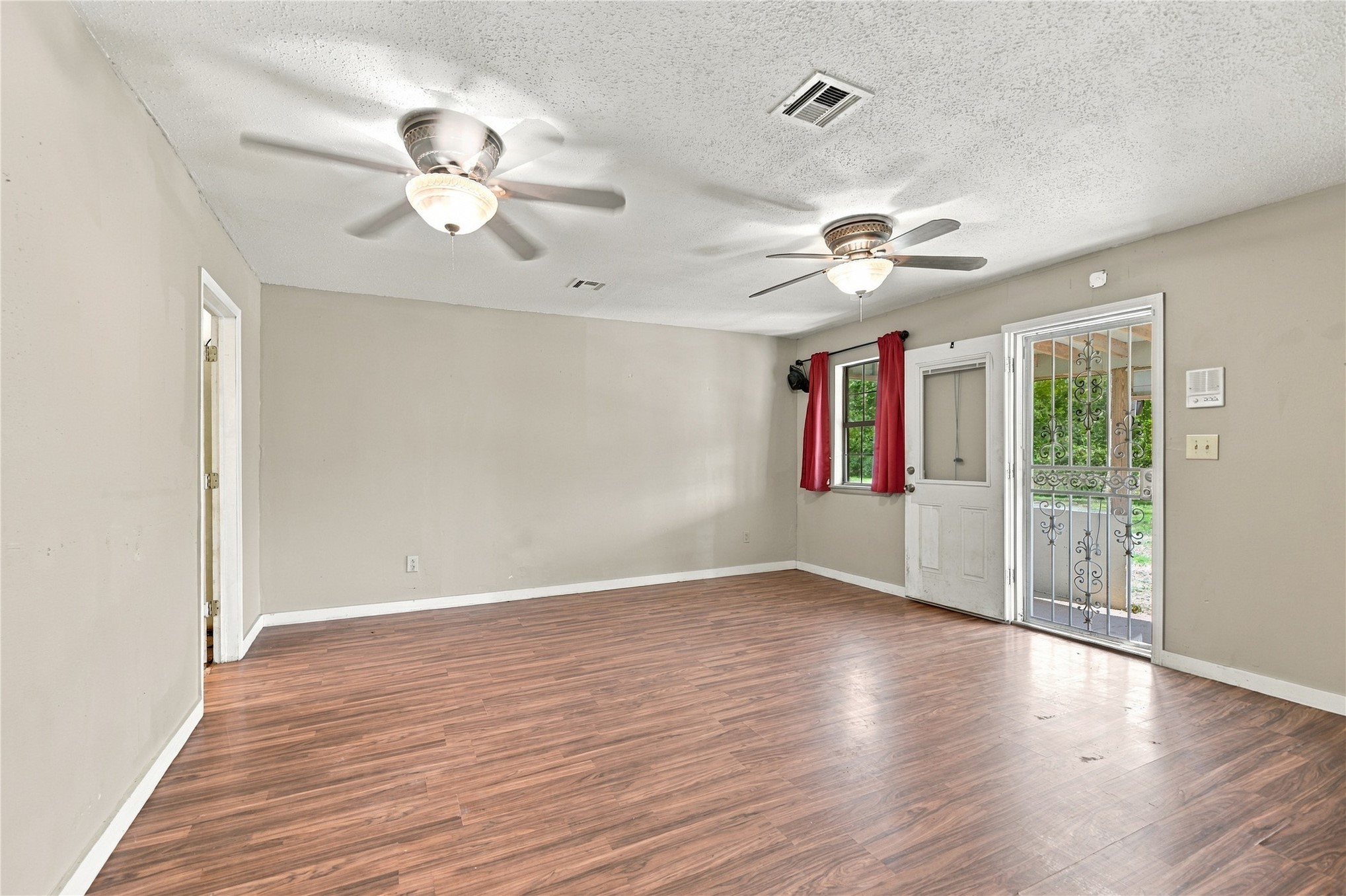 1136 S Maple Property Photo 15