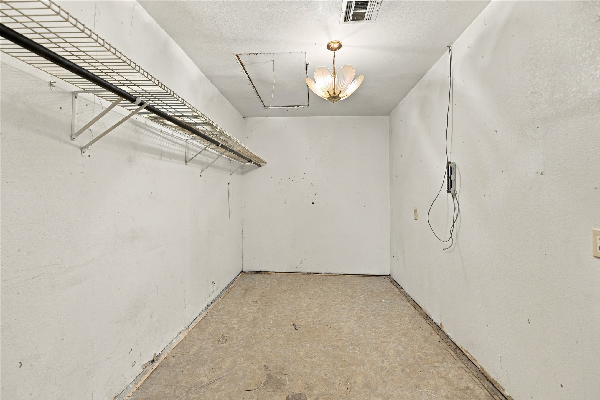 1136 S Maple Property Photo 17