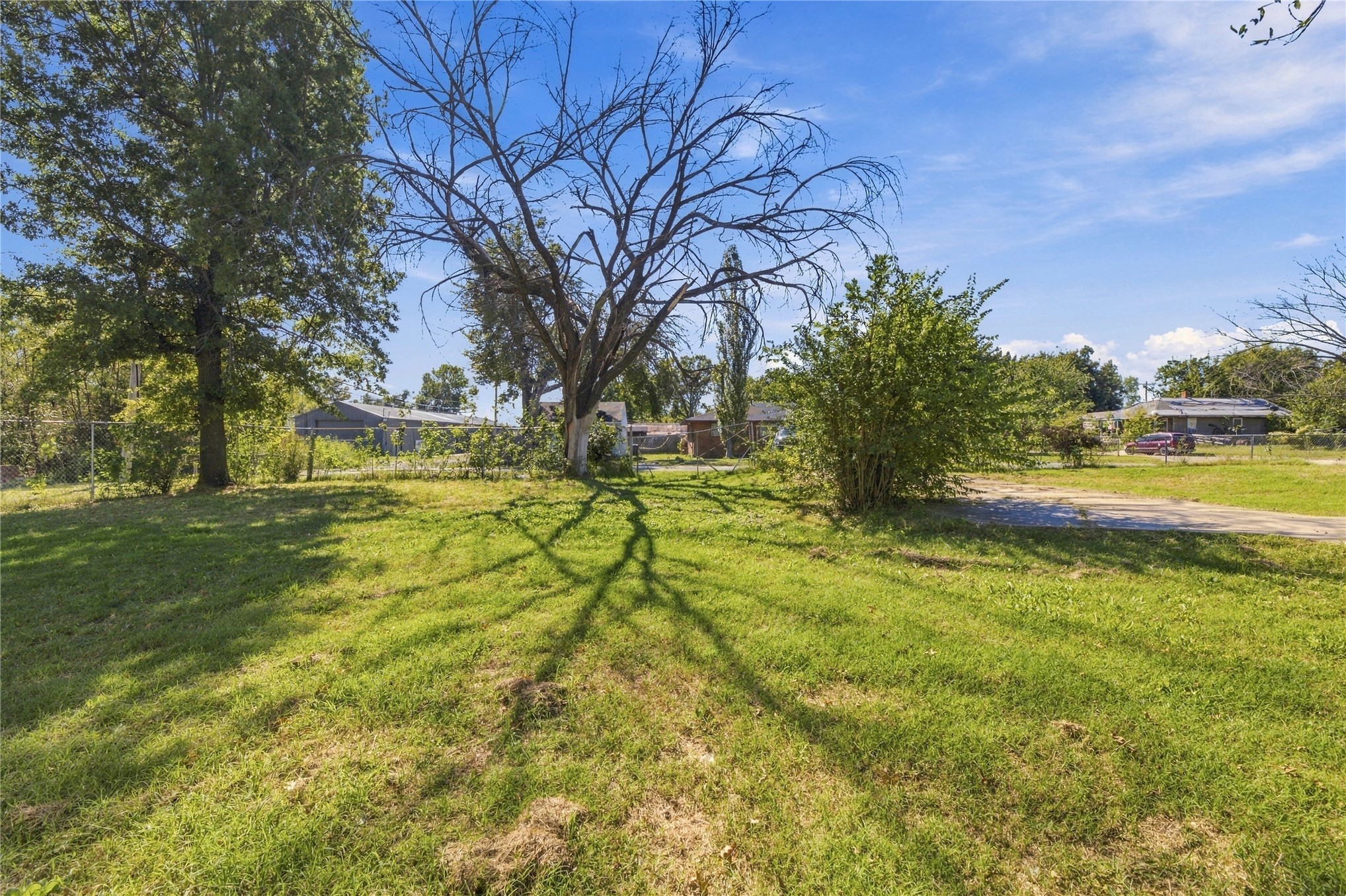 1136 S Maple Property Photo 23