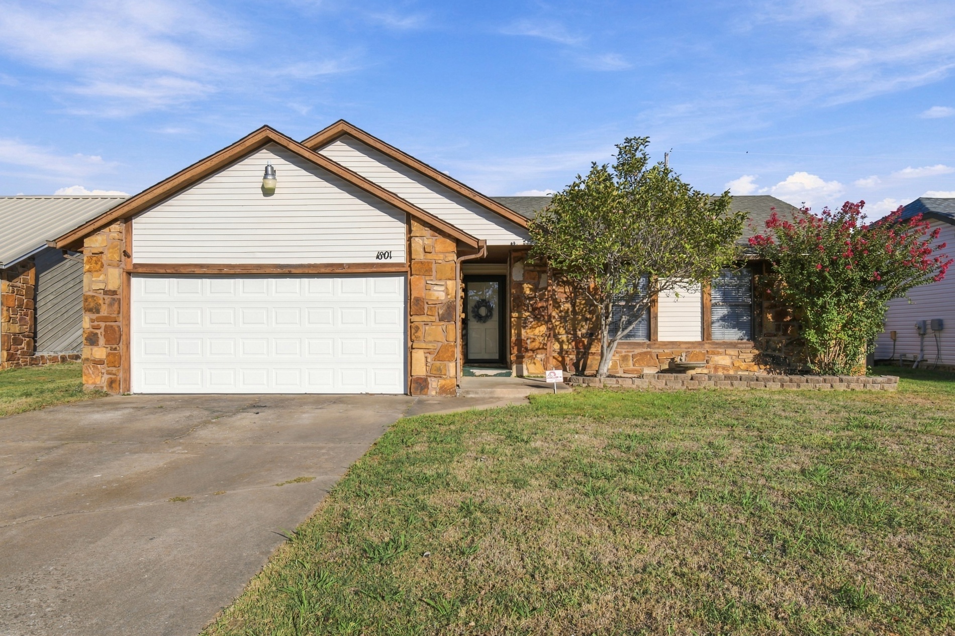 1801 N Aster Avenue Property Photo 1