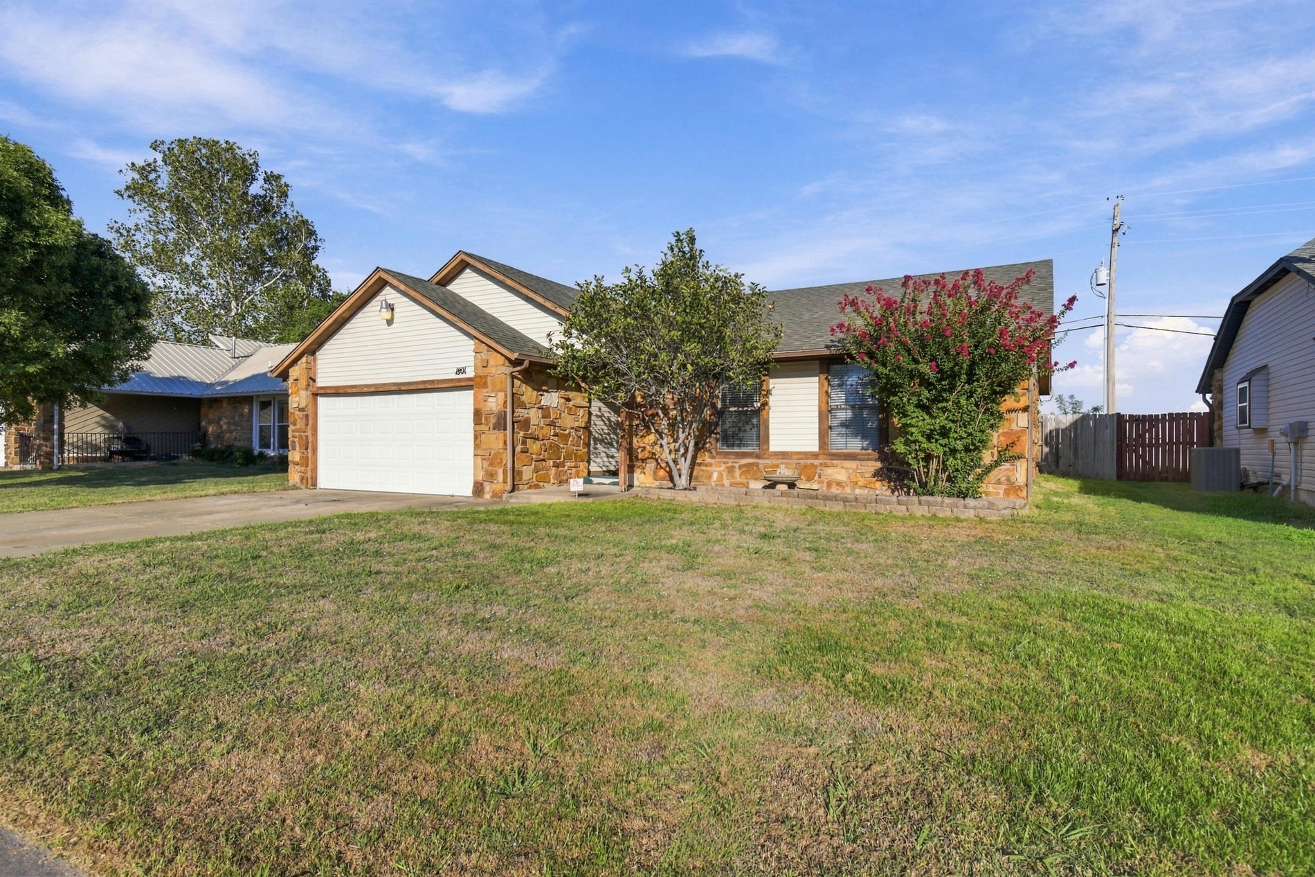 1801 N Aster Avenue Property Photo 3
