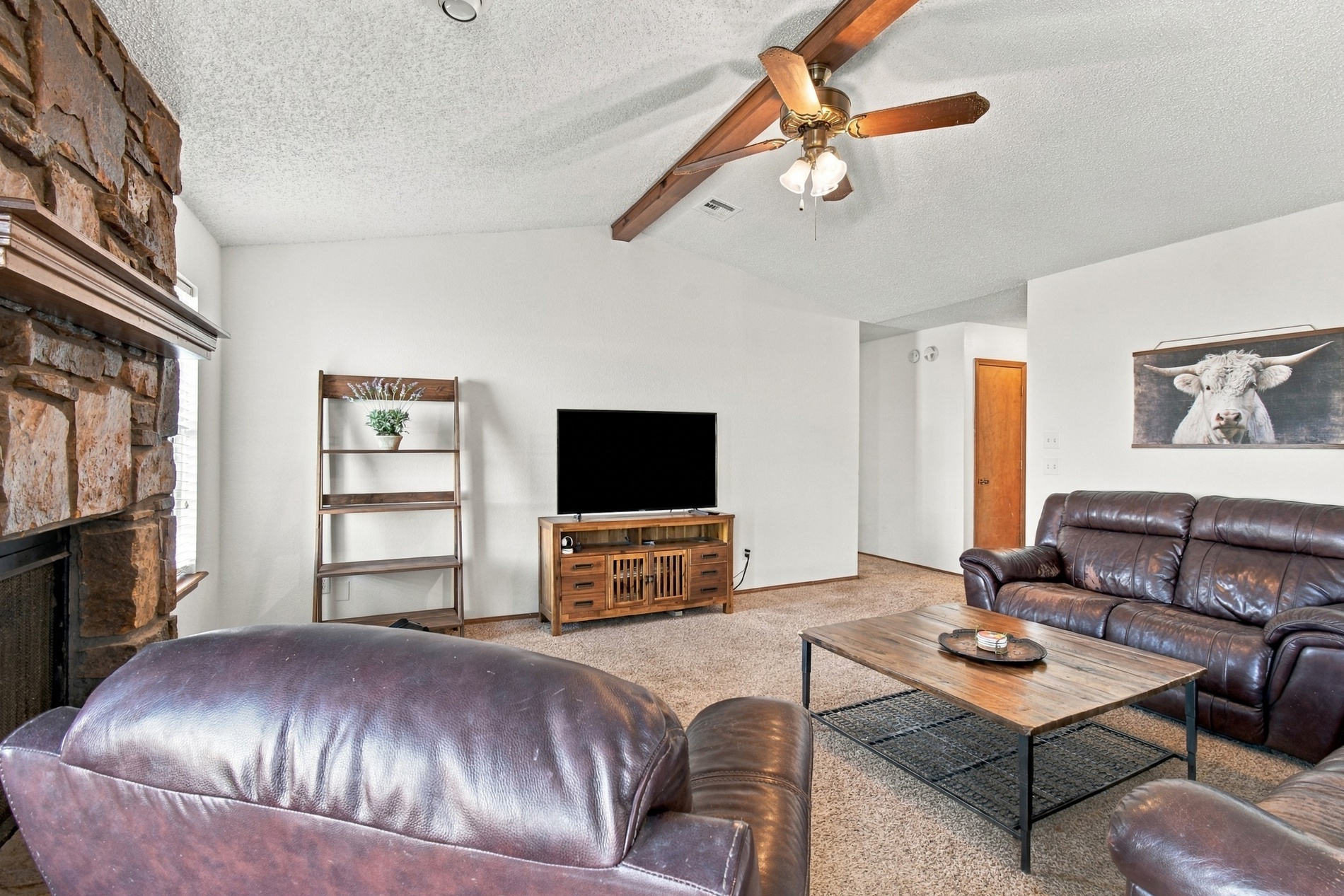 1801 N Aster Avenue Property Photo 9