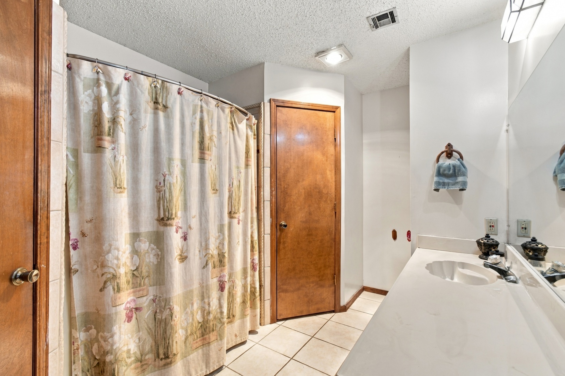 1801 N Aster Avenue Property Photo 22