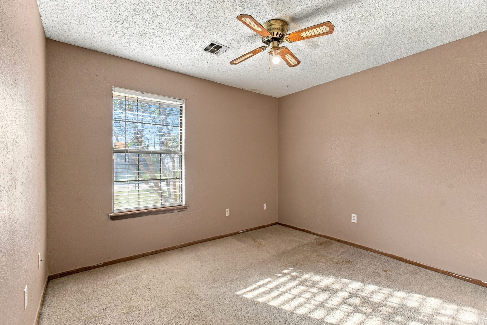 1801 N Aster Avenue Property Photo 29